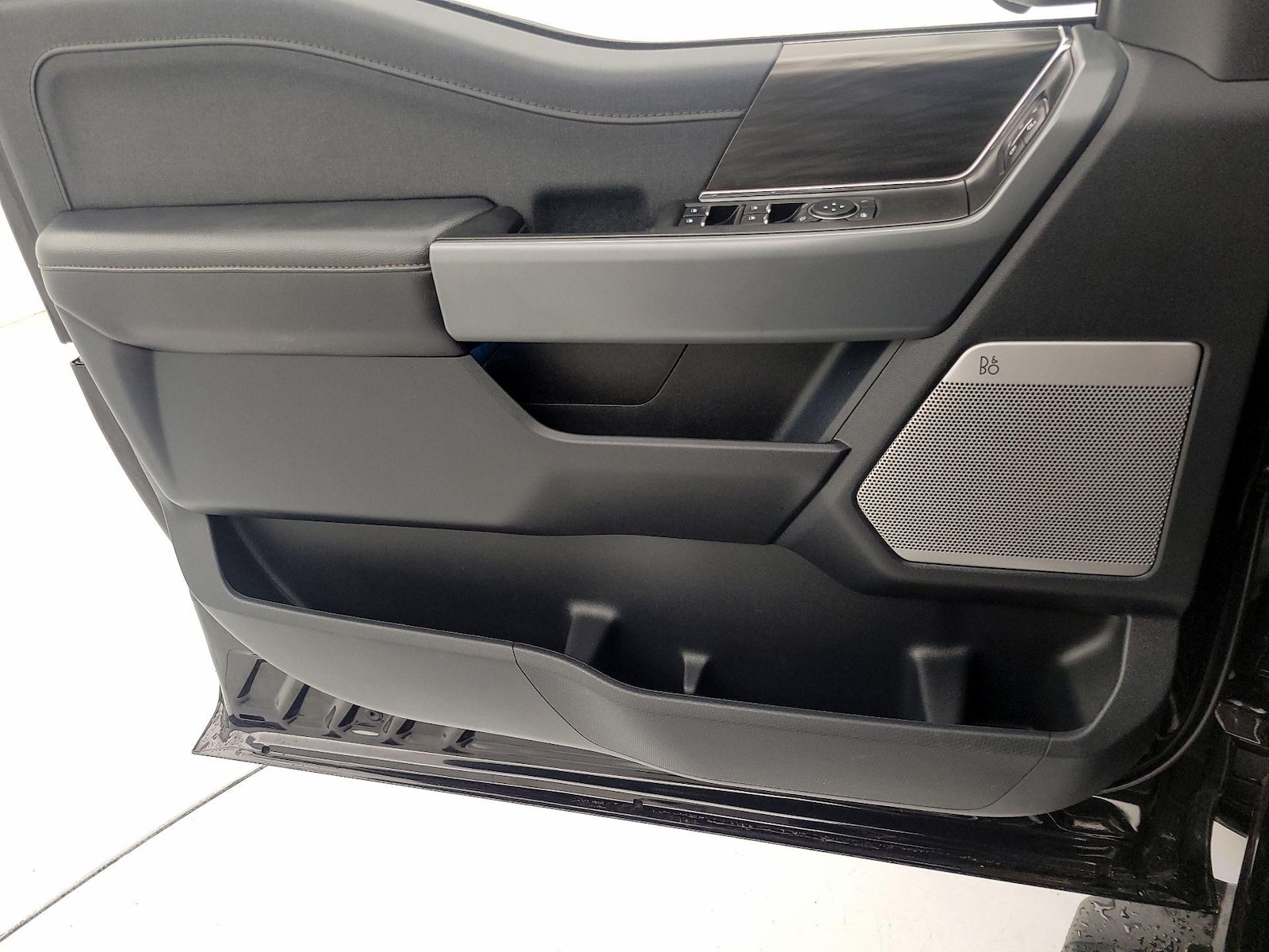 2024 Ford F-150 Lariat - Photo 4