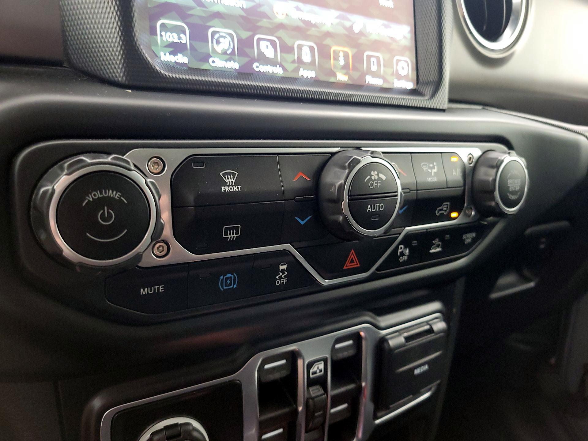 Thumbnail: 2021 Jeep Wrangler - 17