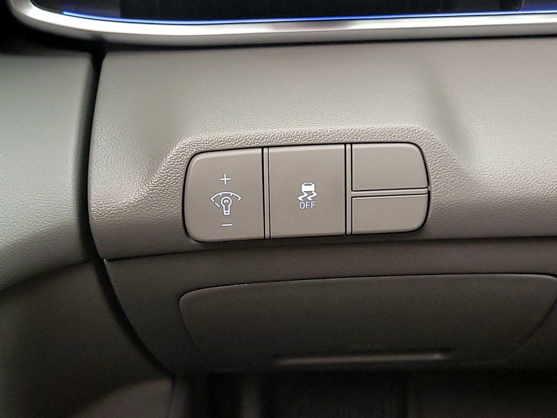 Thumbnail: 2025 Hyundai Elantra - 13