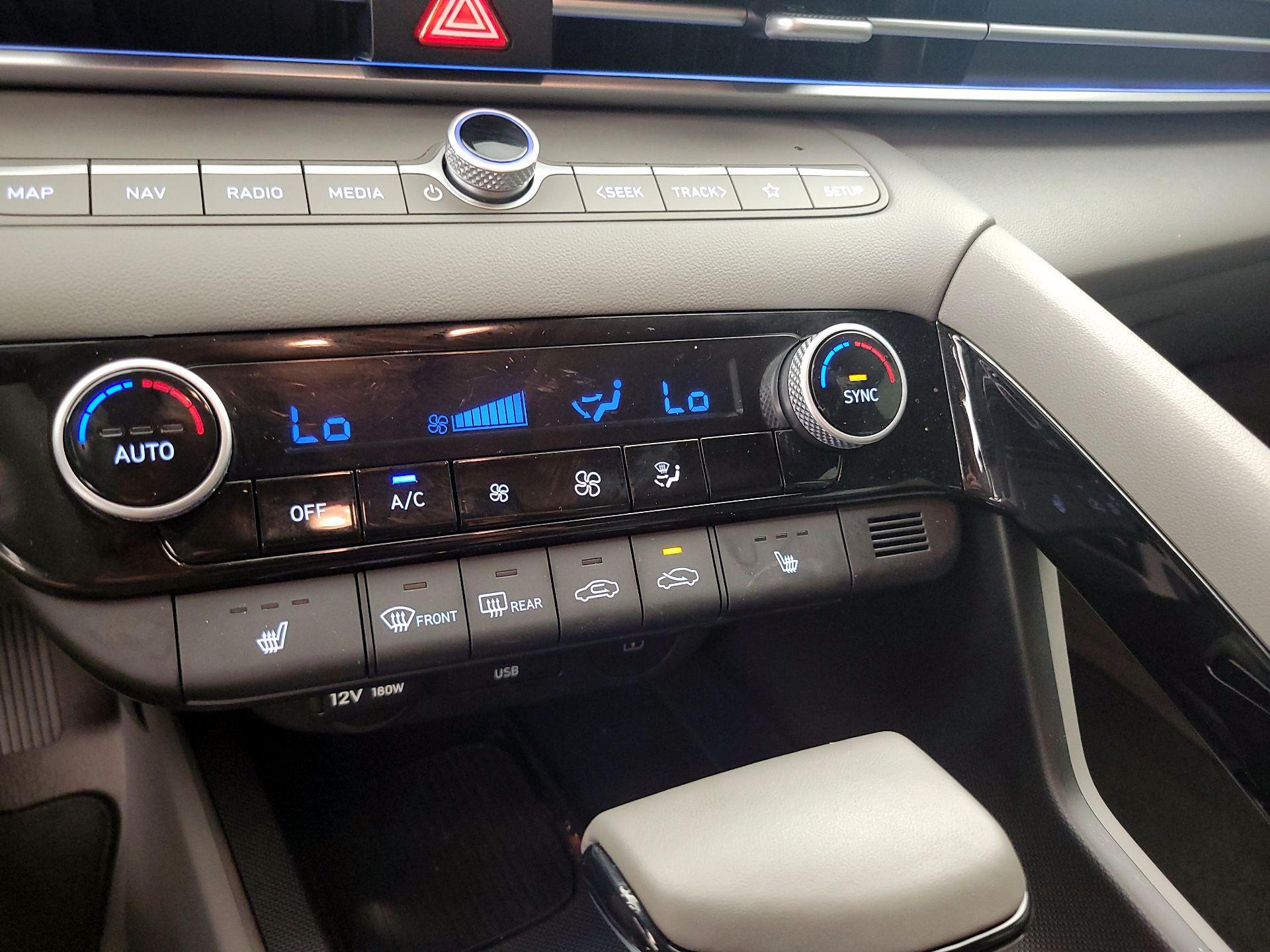 Thumbnail: 2025 Hyundai Elantra - 17