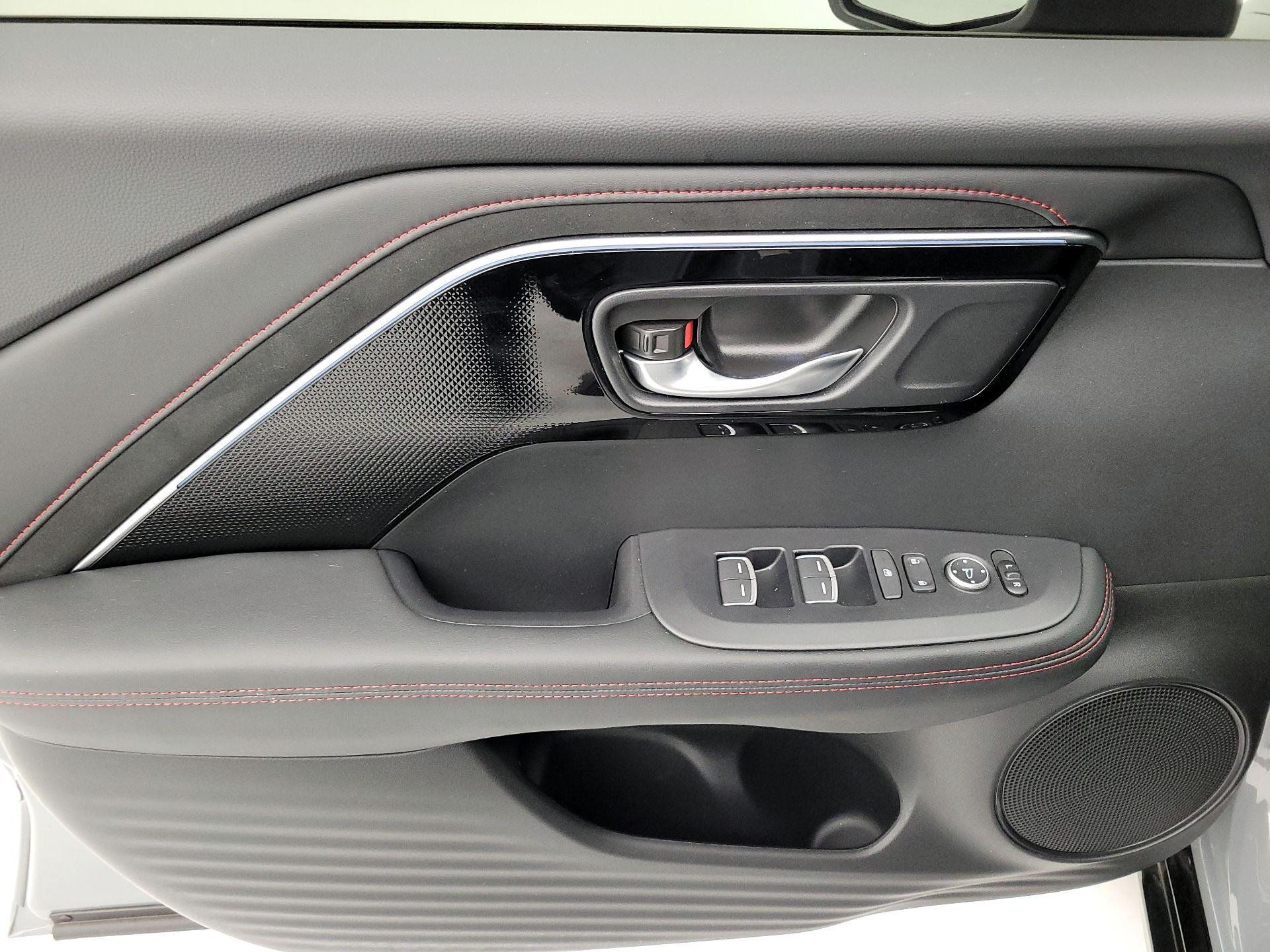 Thumbnail: 2025 Acura ADX - 12