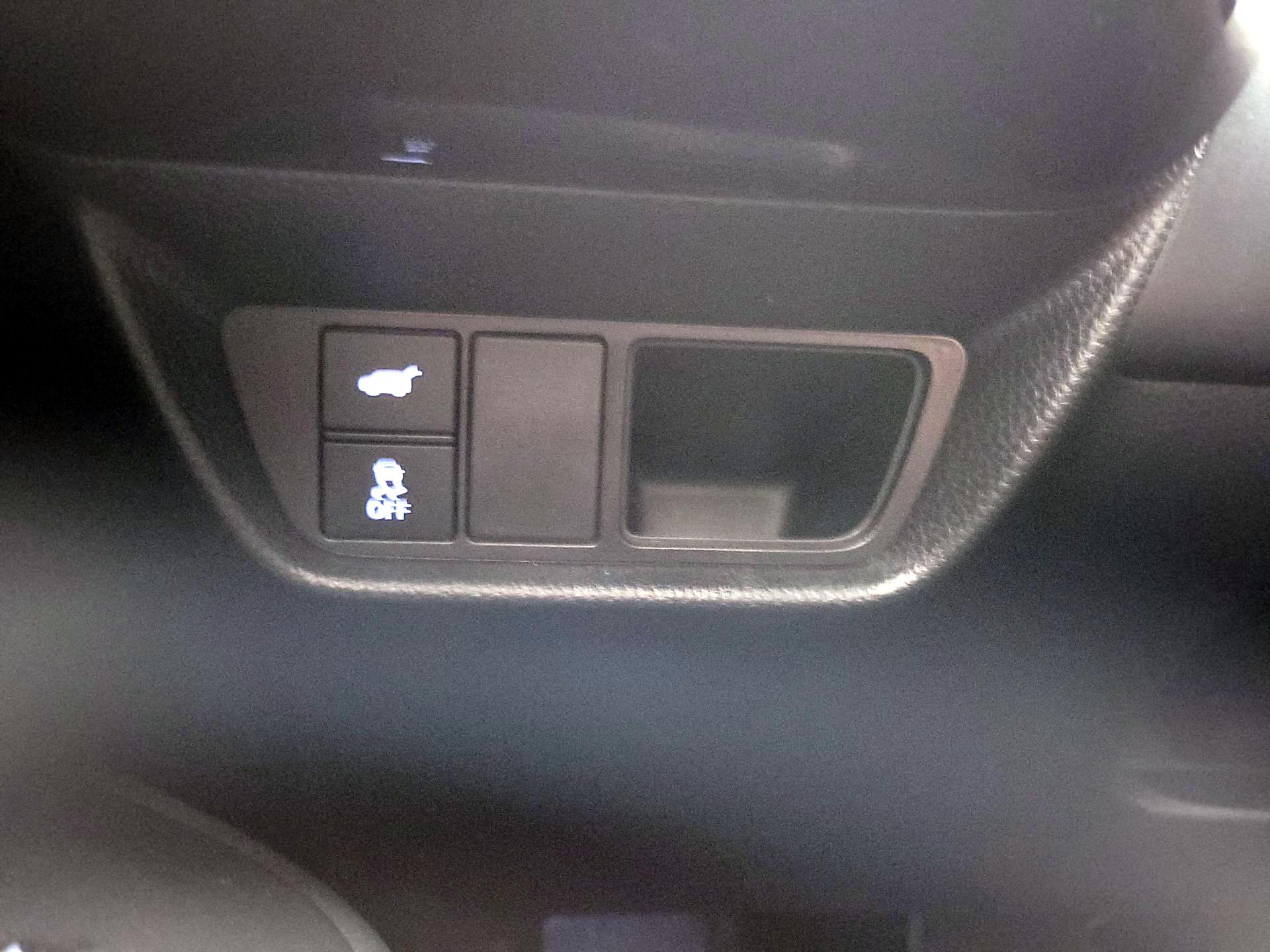 Thumbnail: 2025 Acura ADX - 13