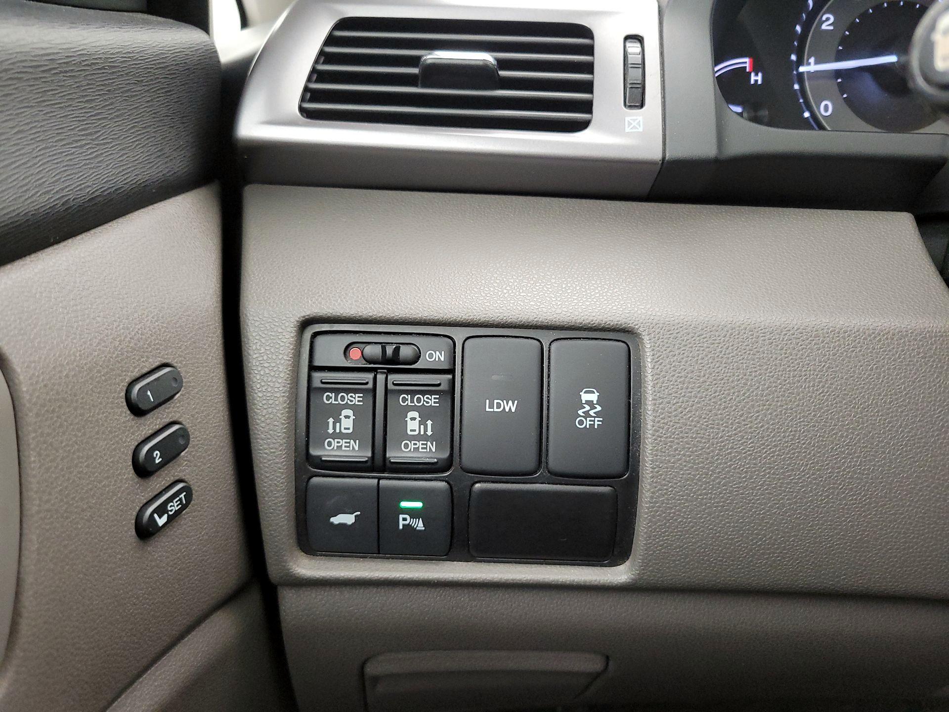 Thumbnail: 2014 Honda Odyssey - 13