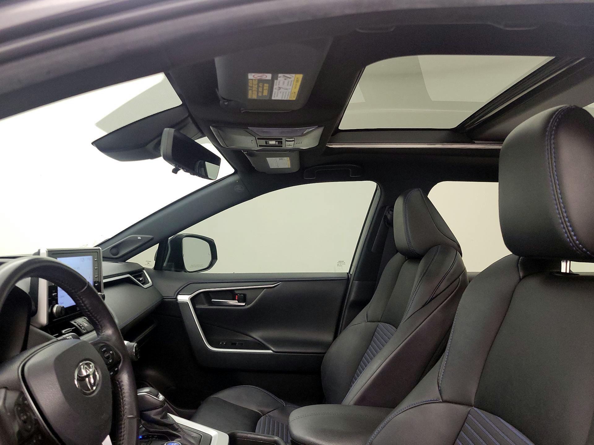 Thumbnail: 2021 Toyota RAV4 - 20