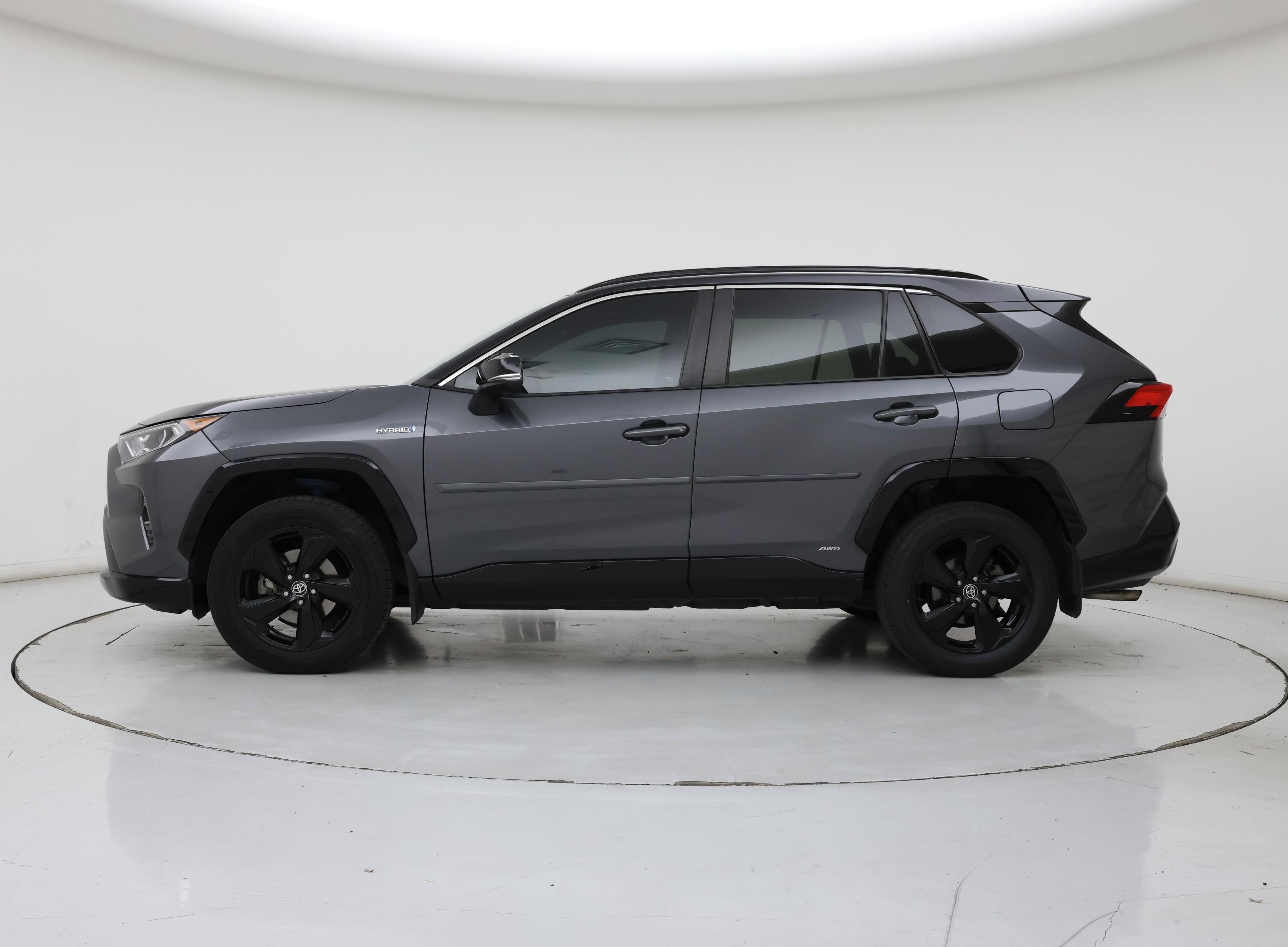 Thumbnail: 2021 Toyota RAV4 - 3