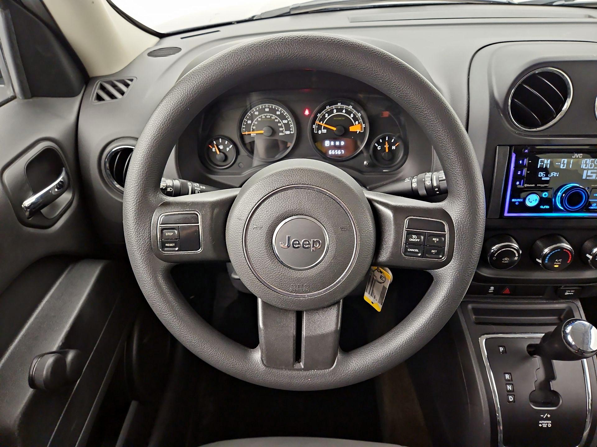 Thumbnail: 2016 Jeep Patriot - 10