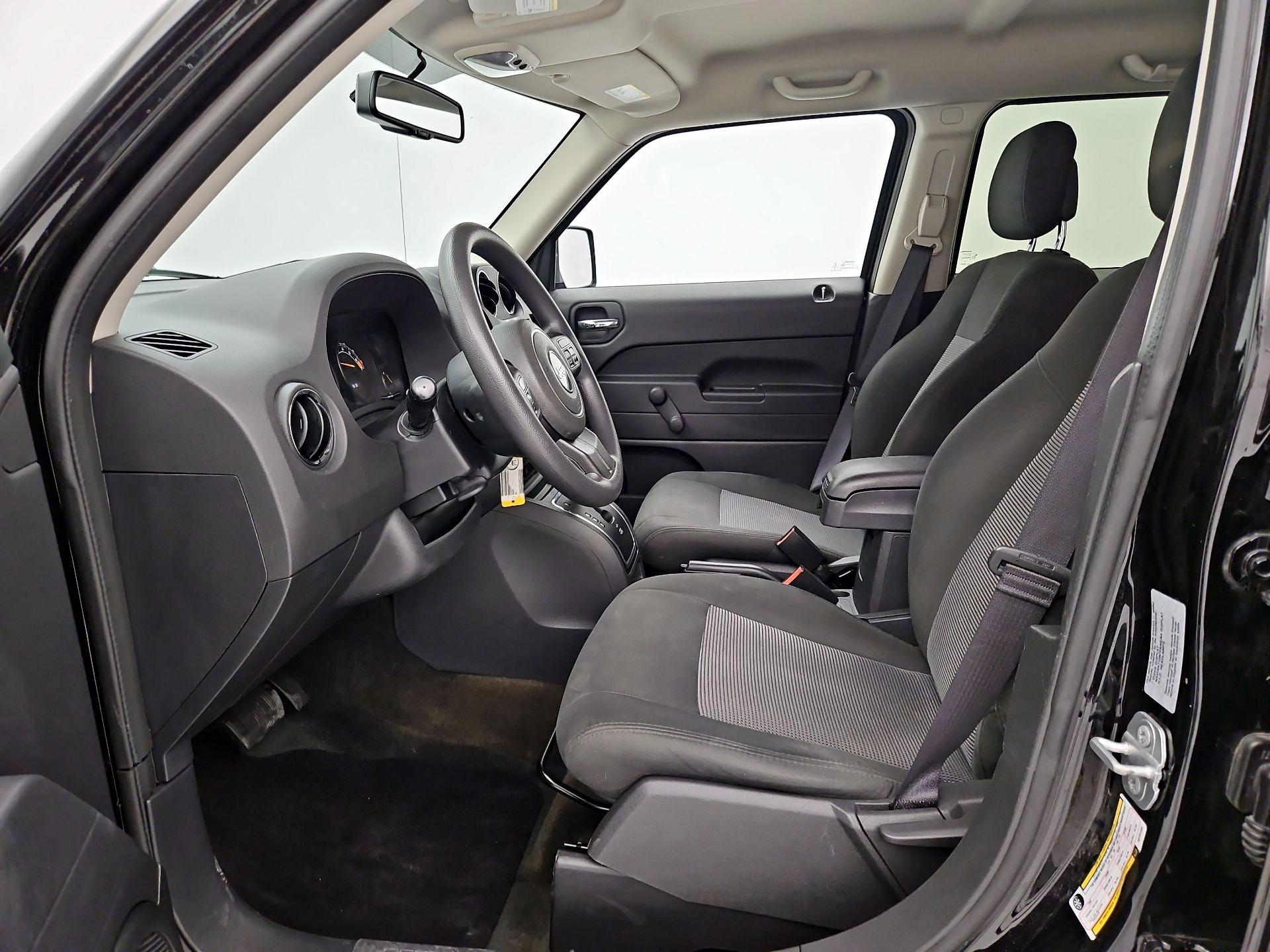 Thumbnail: 2016 Jeep Patriot - 11