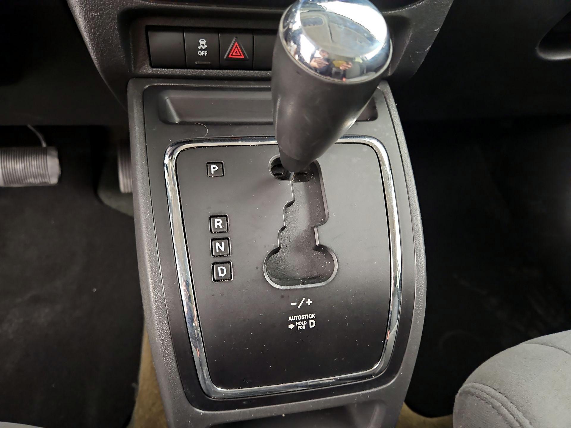 Thumbnail: 2016 Jeep Patriot - 15