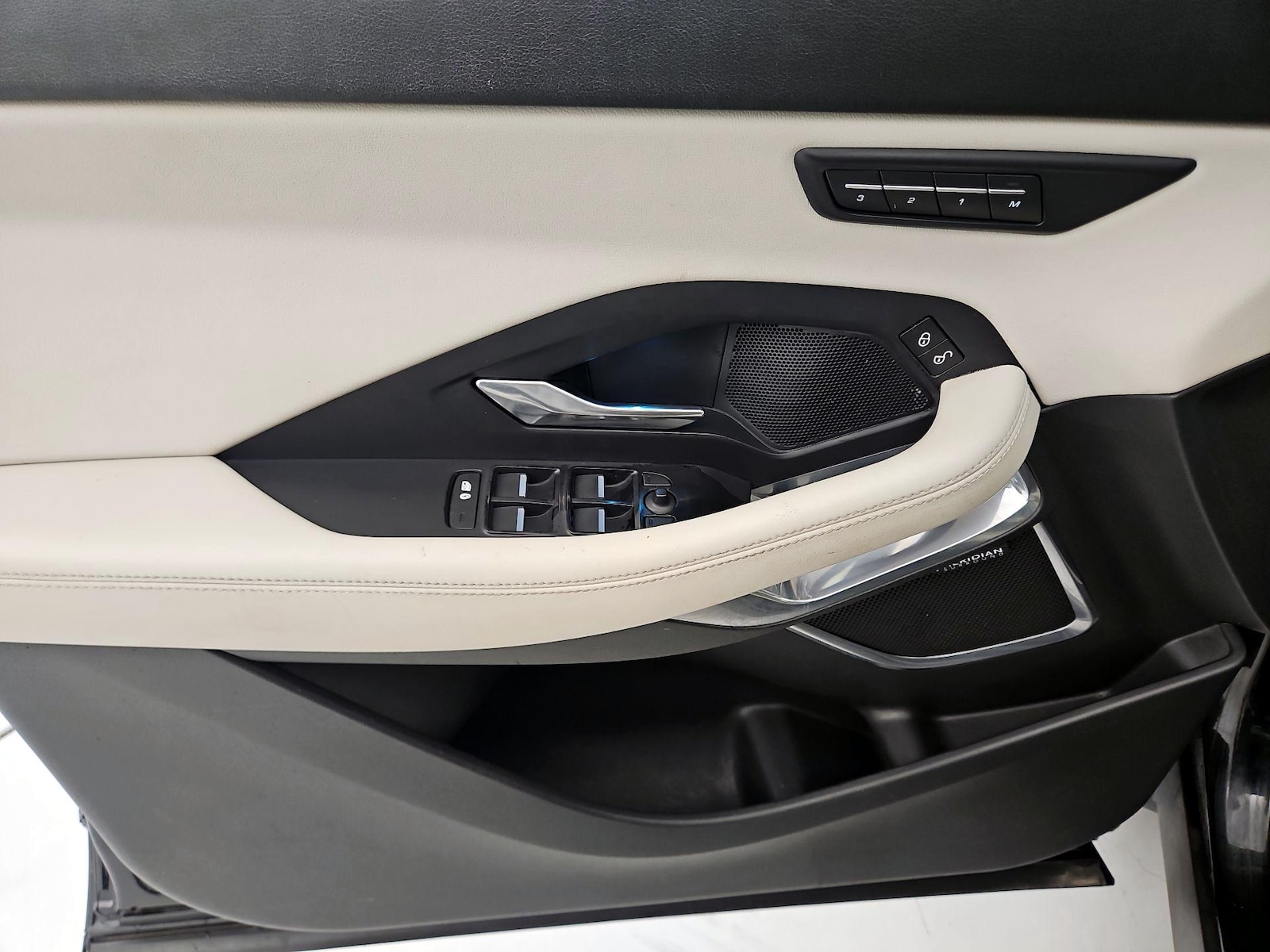 2019 Jaguar E-PACE R-Dynamic HSE - Photo 13