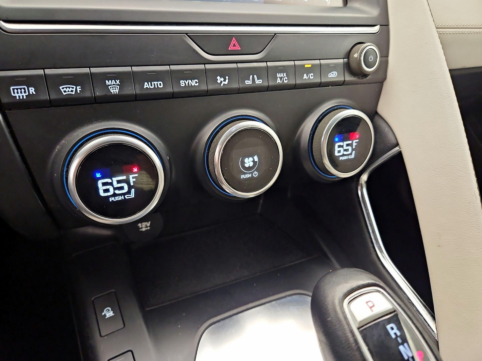 2019 Jaguar E-PACE R-Dynamic HSE - Photo 18