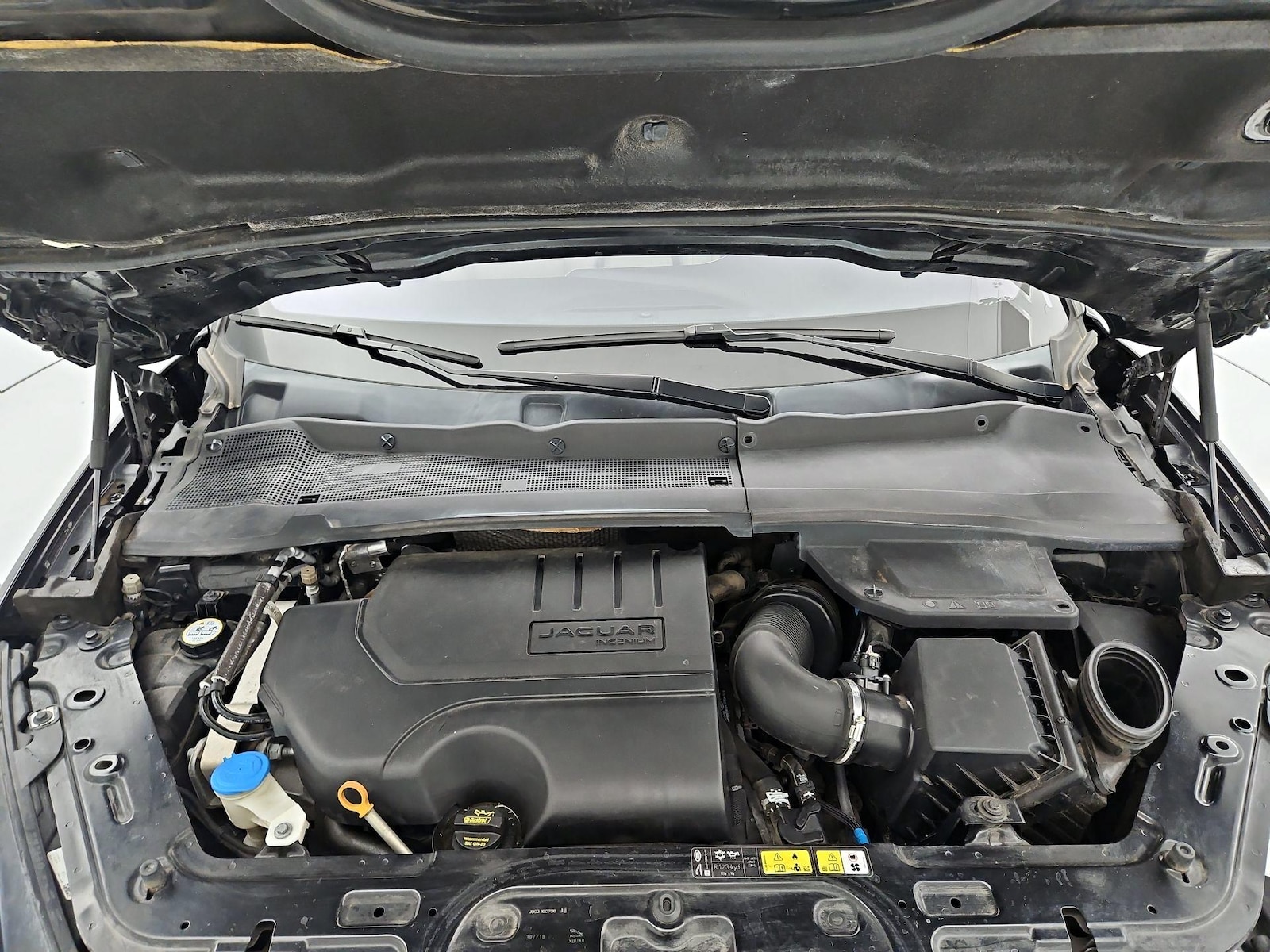 2019 Jaguar E-PACE R-Dynamic HSE - Photo 24