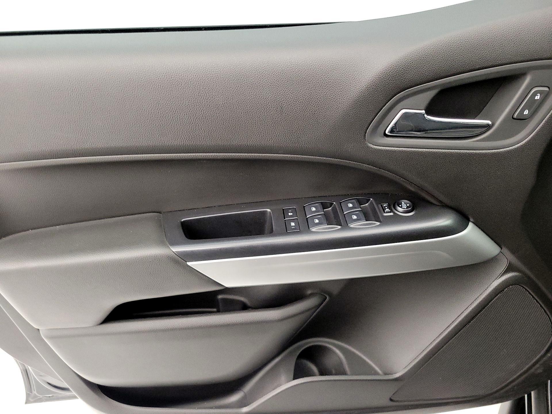 Thumbnail: 2018 Chevrolet Colorado - 12