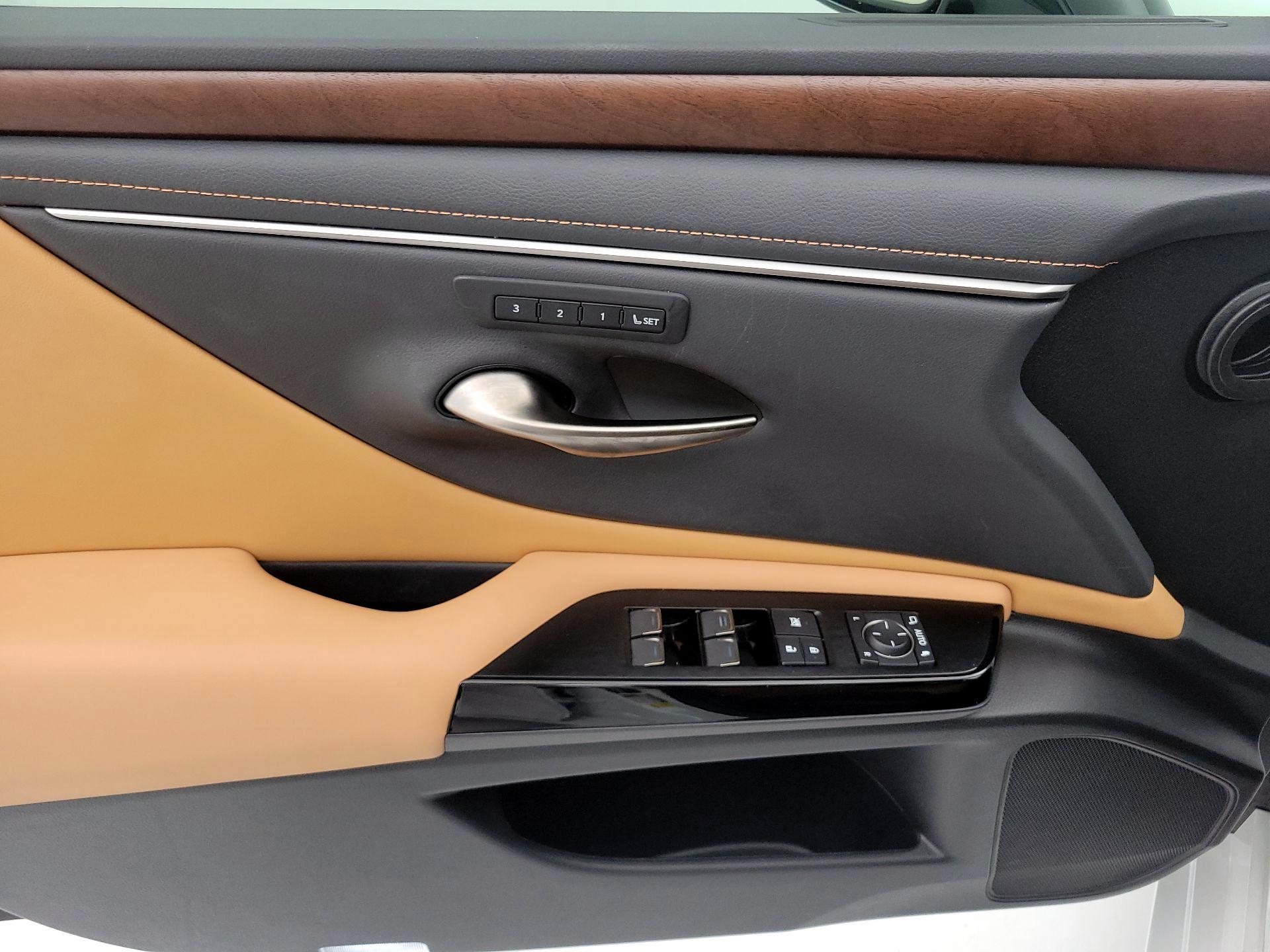 Thumbnail: 2024 Lexus ES - 12