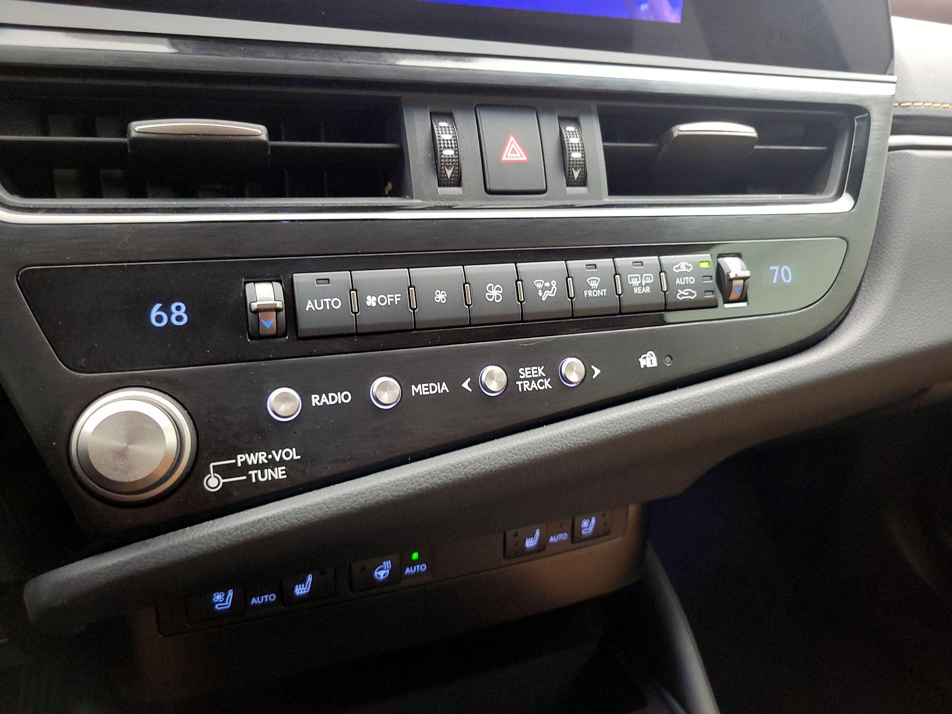 Thumbnail: 2024 Lexus ES - 15