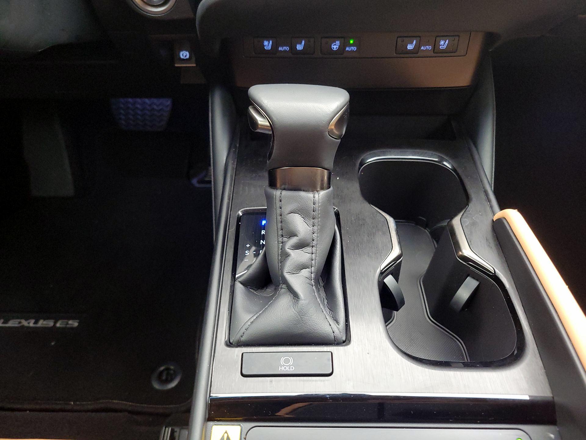 Thumbnail: 2024 Lexus ES - 16