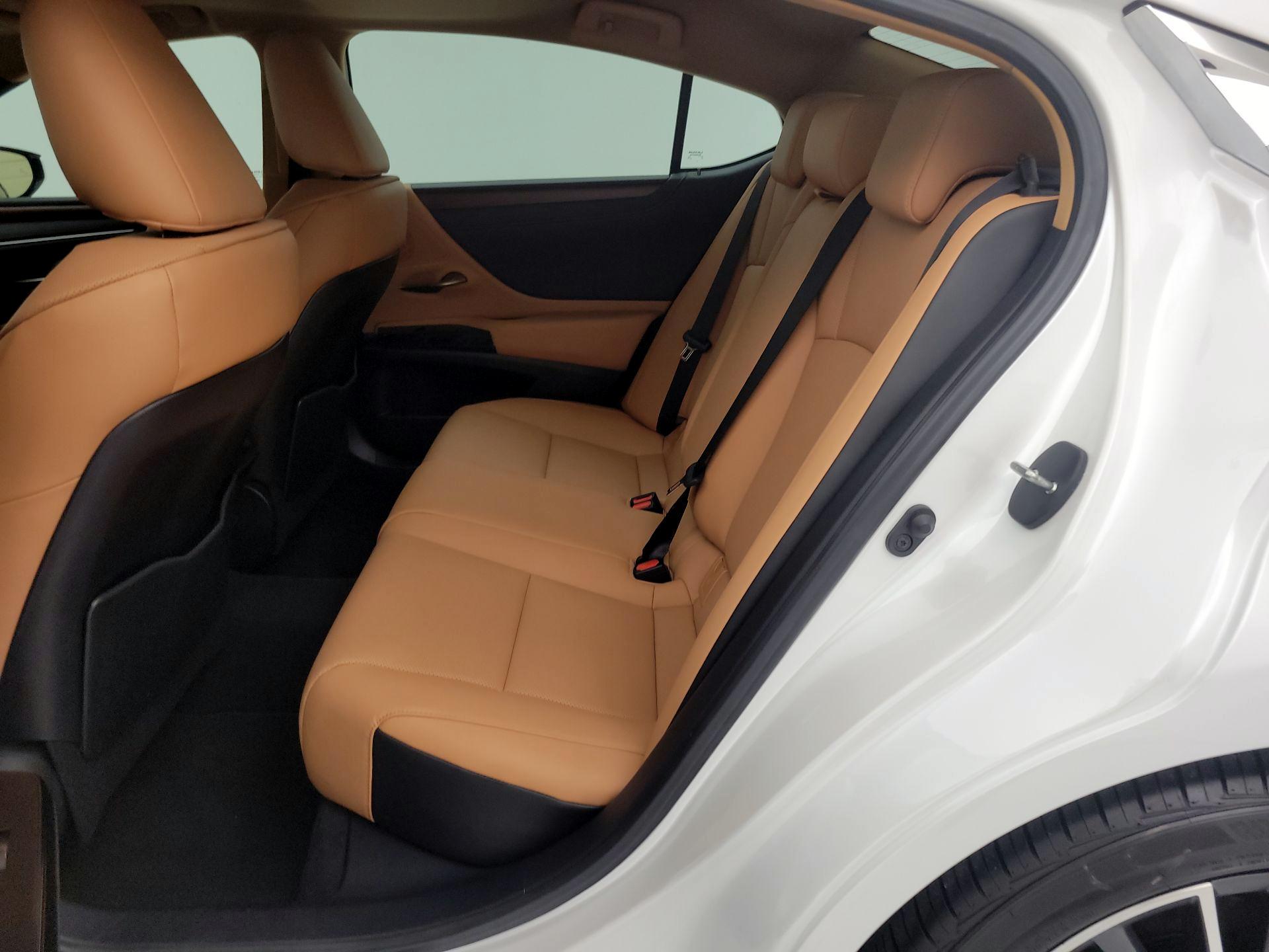 Thumbnail: 2024 Lexus ES - 19