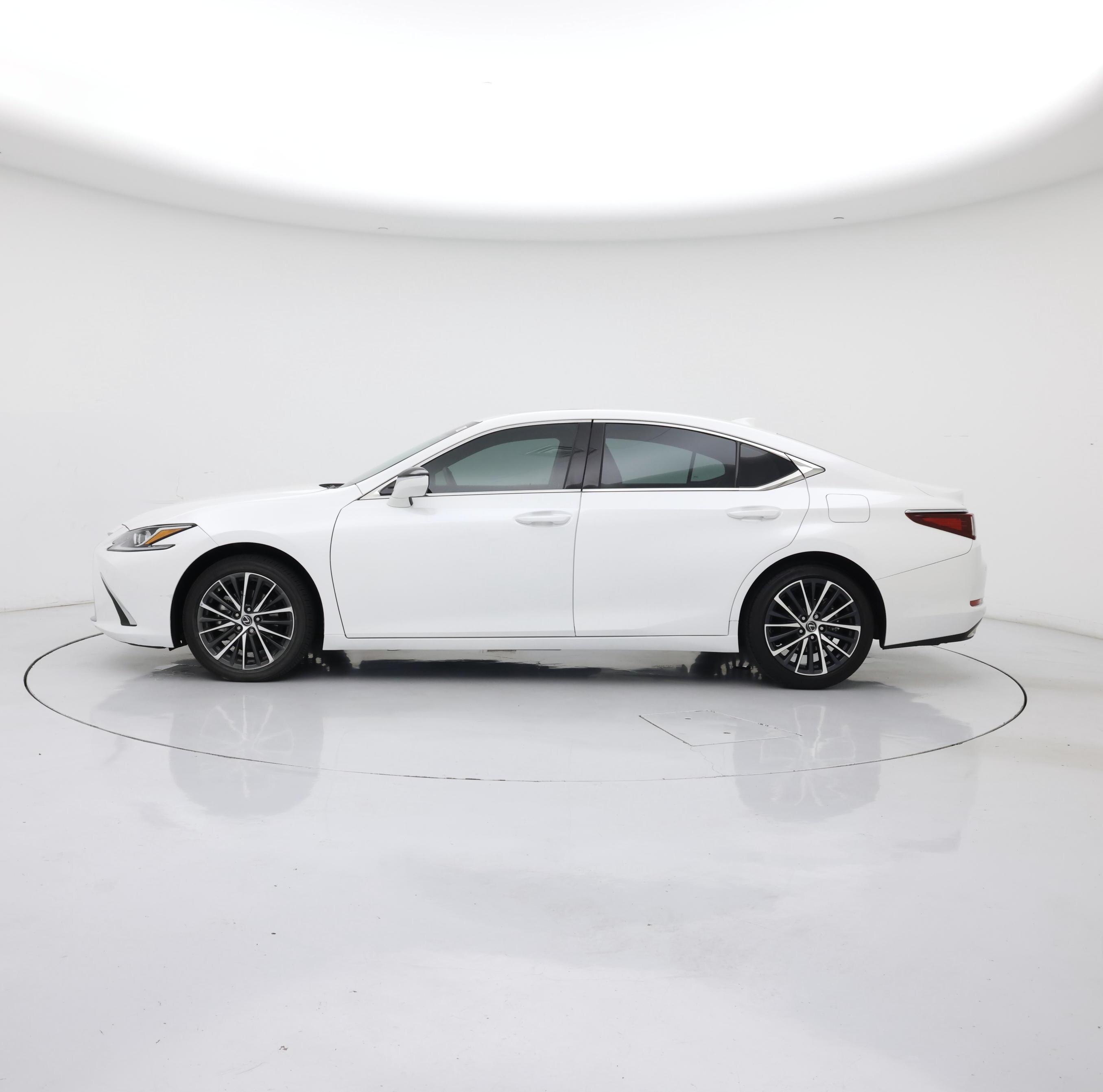 Thumbnail: 2024 Lexus ES - 3