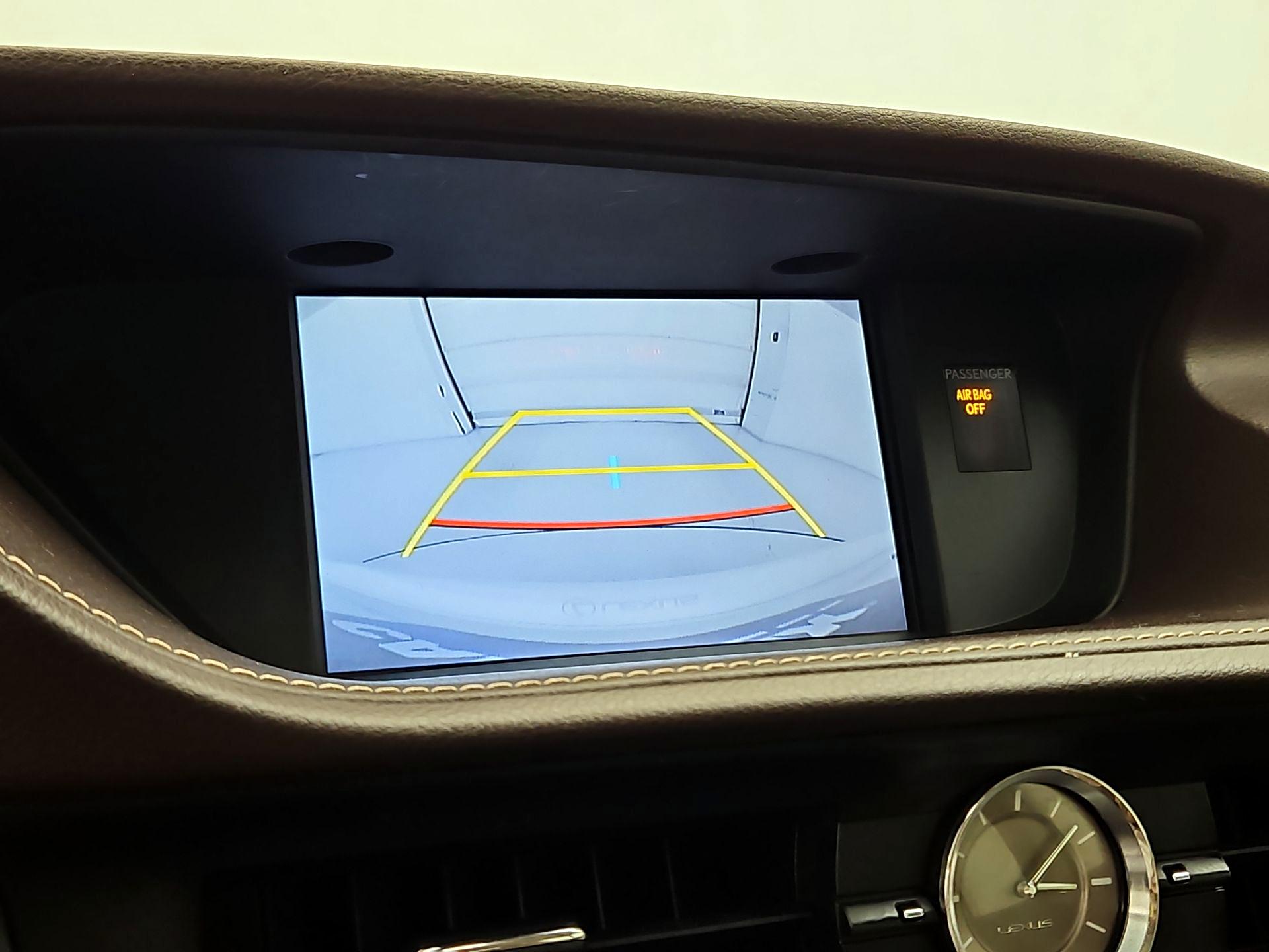 Thumbnail: 2016 Lexus ES - 15