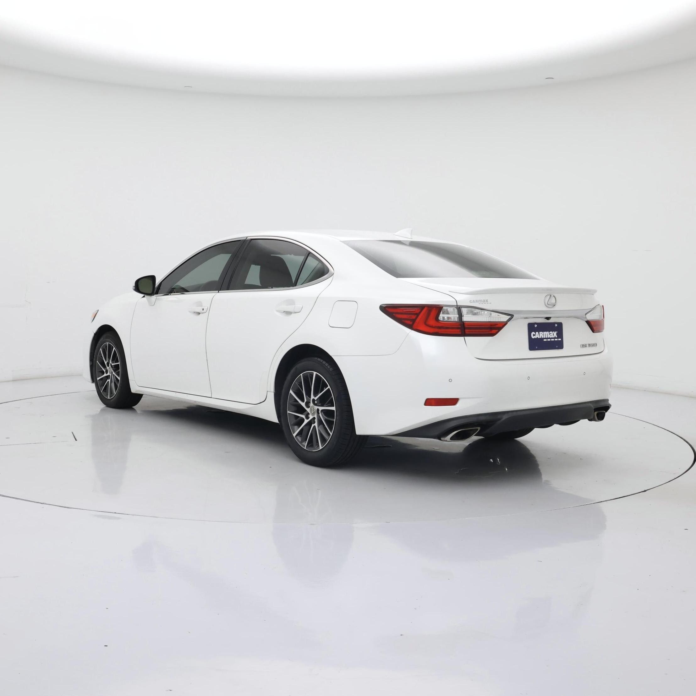 Thumbnail: 2016 Lexus ES - 2