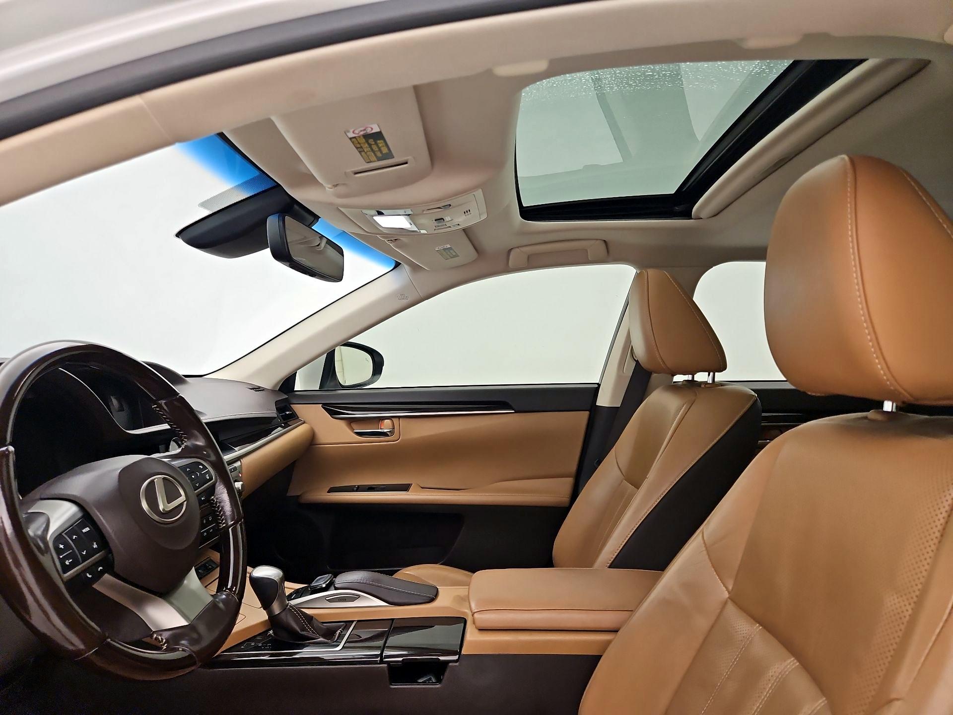 Thumbnail: 2016 Lexus ES - 20