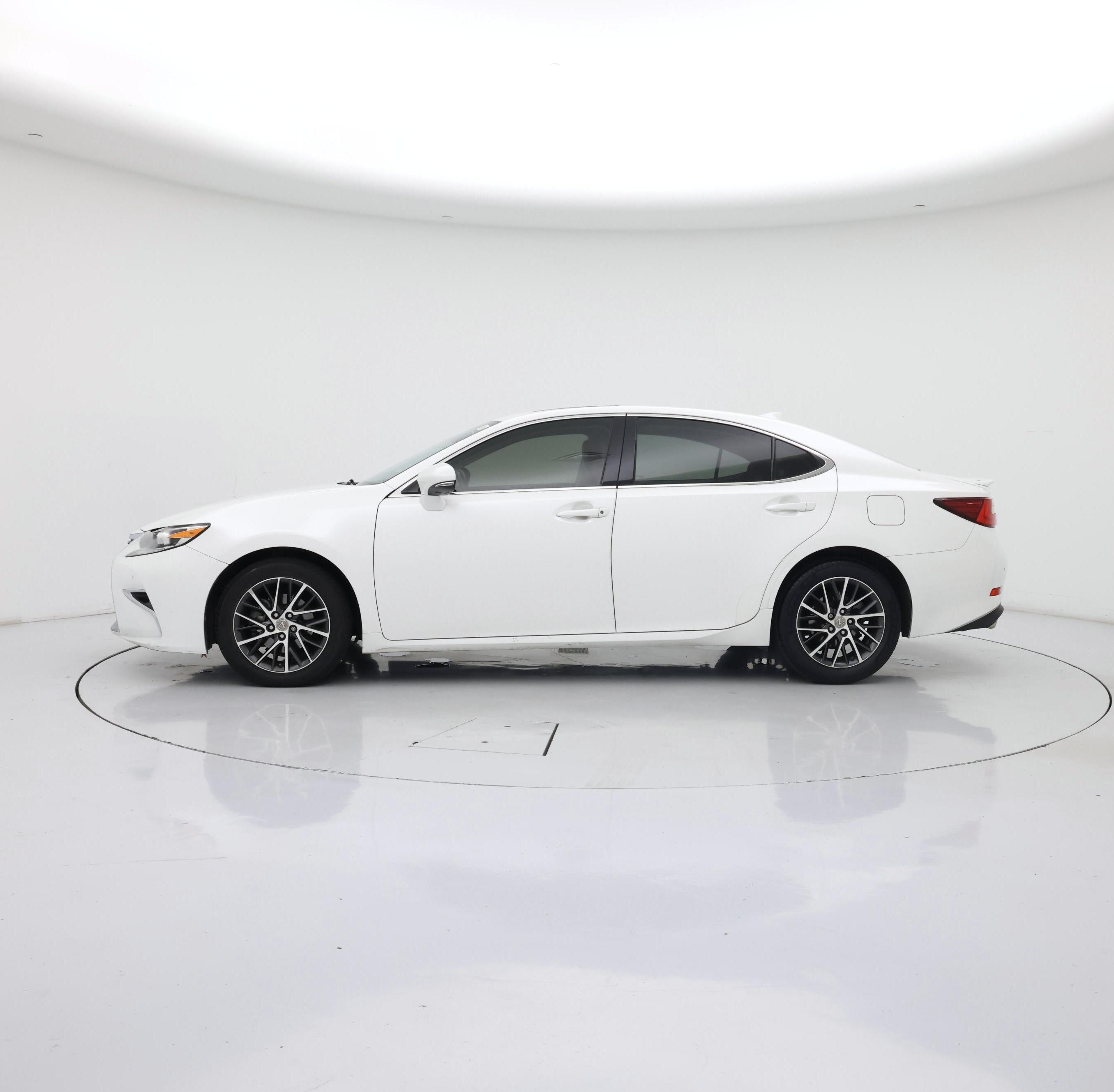 Thumbnail: 2016 Lexus ES - 3
