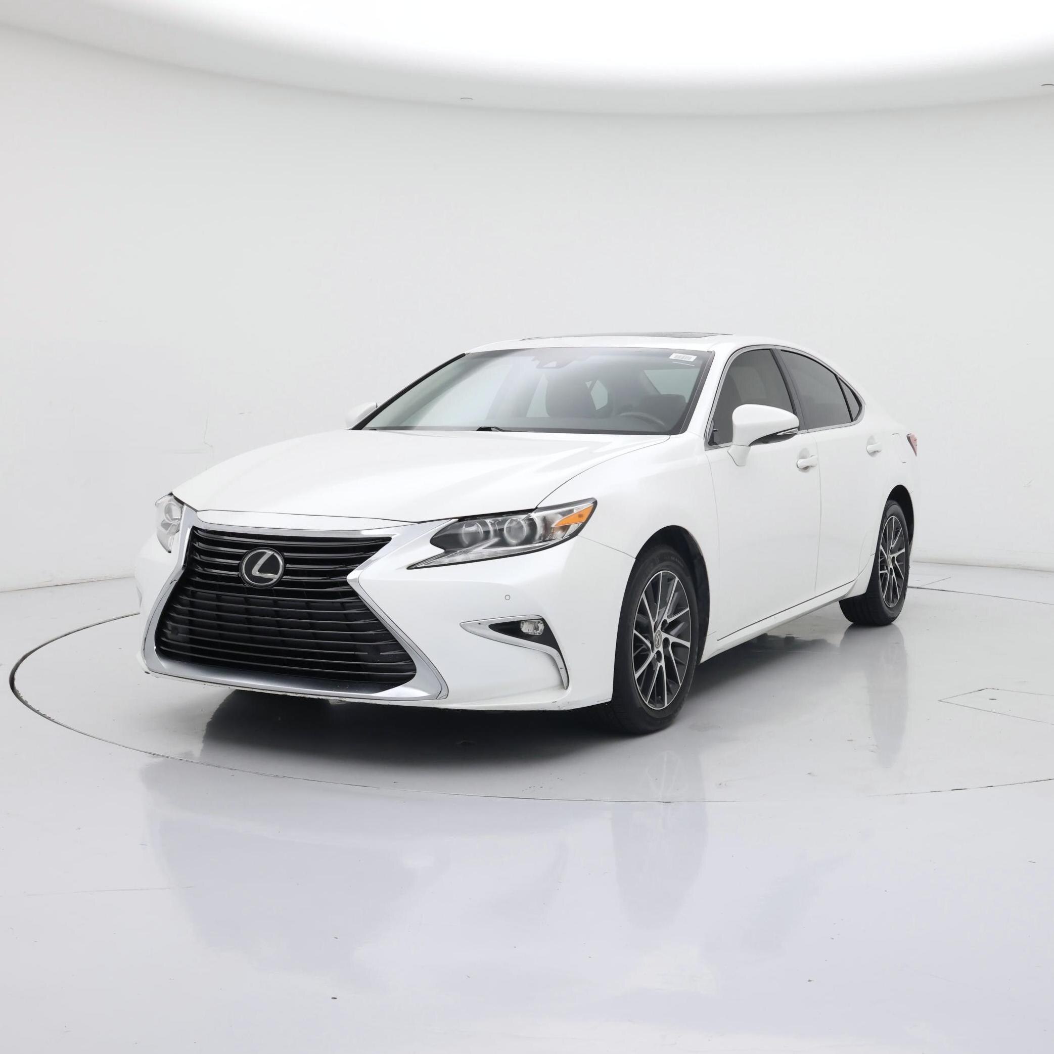Thumbnail: 2016 Lexus ES - 4
