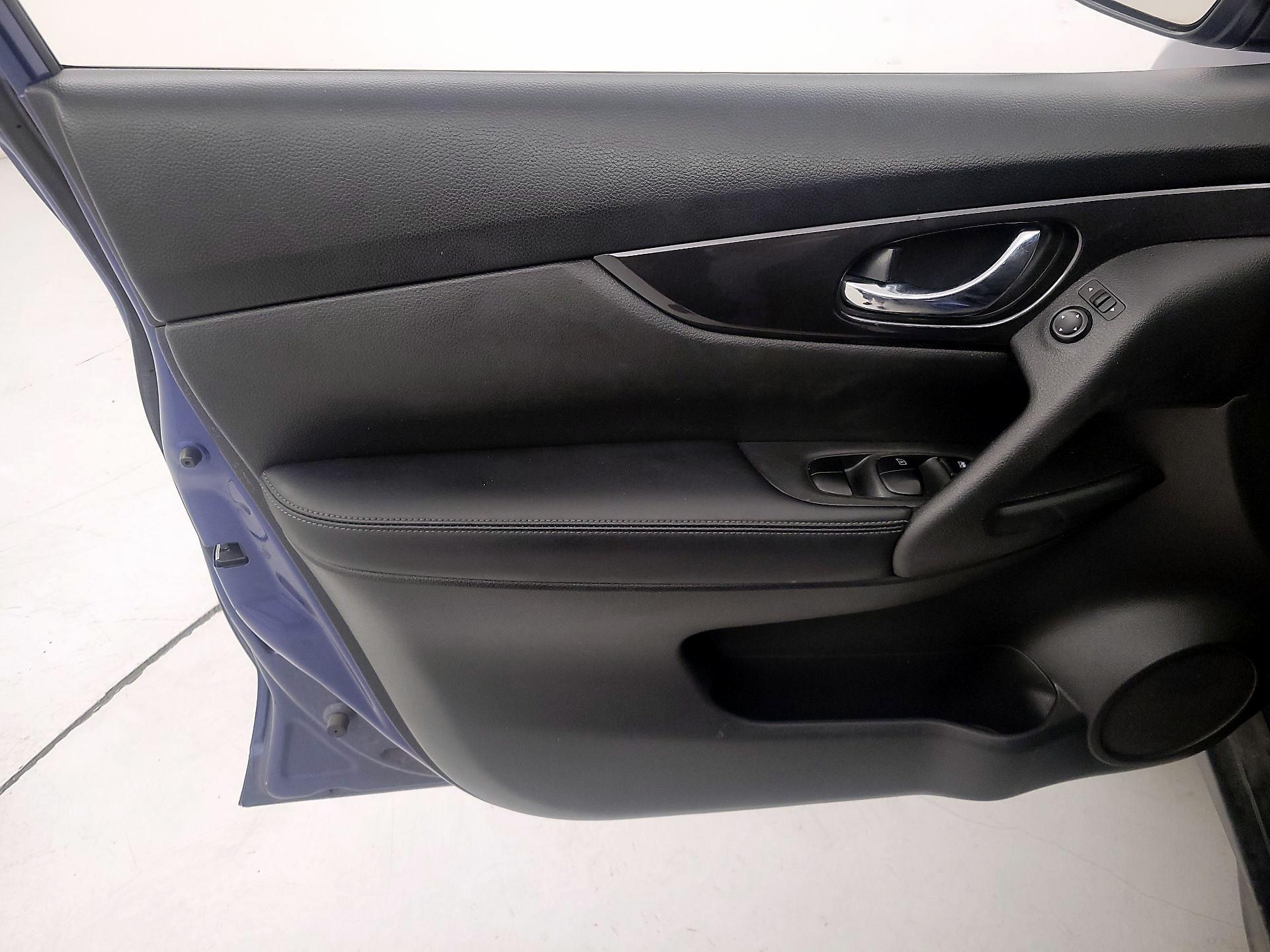 Thumbnail: 2018 Nissan Rogue - 12