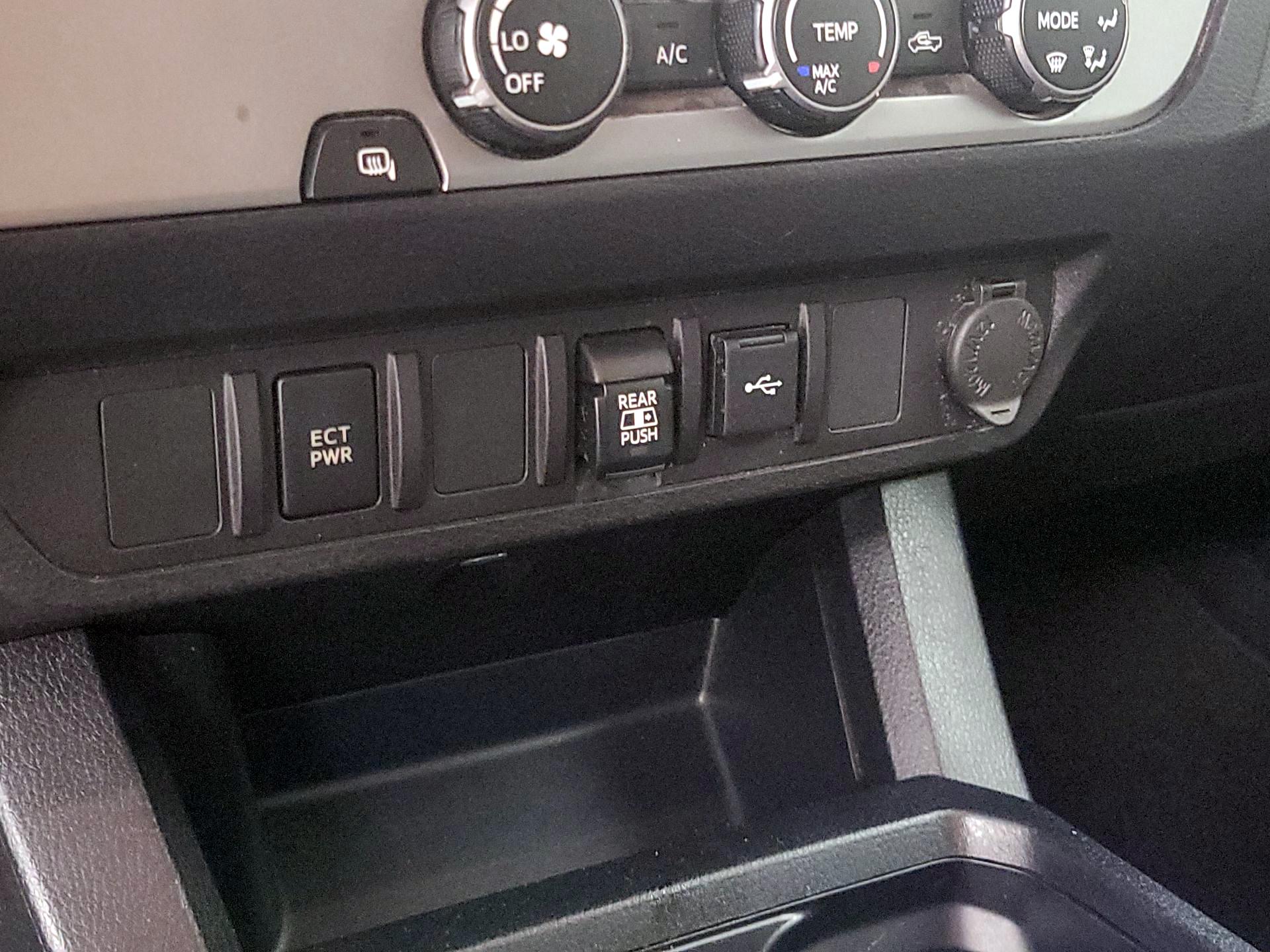 Thumbnail: 2020 Toyota Tacoma - 18