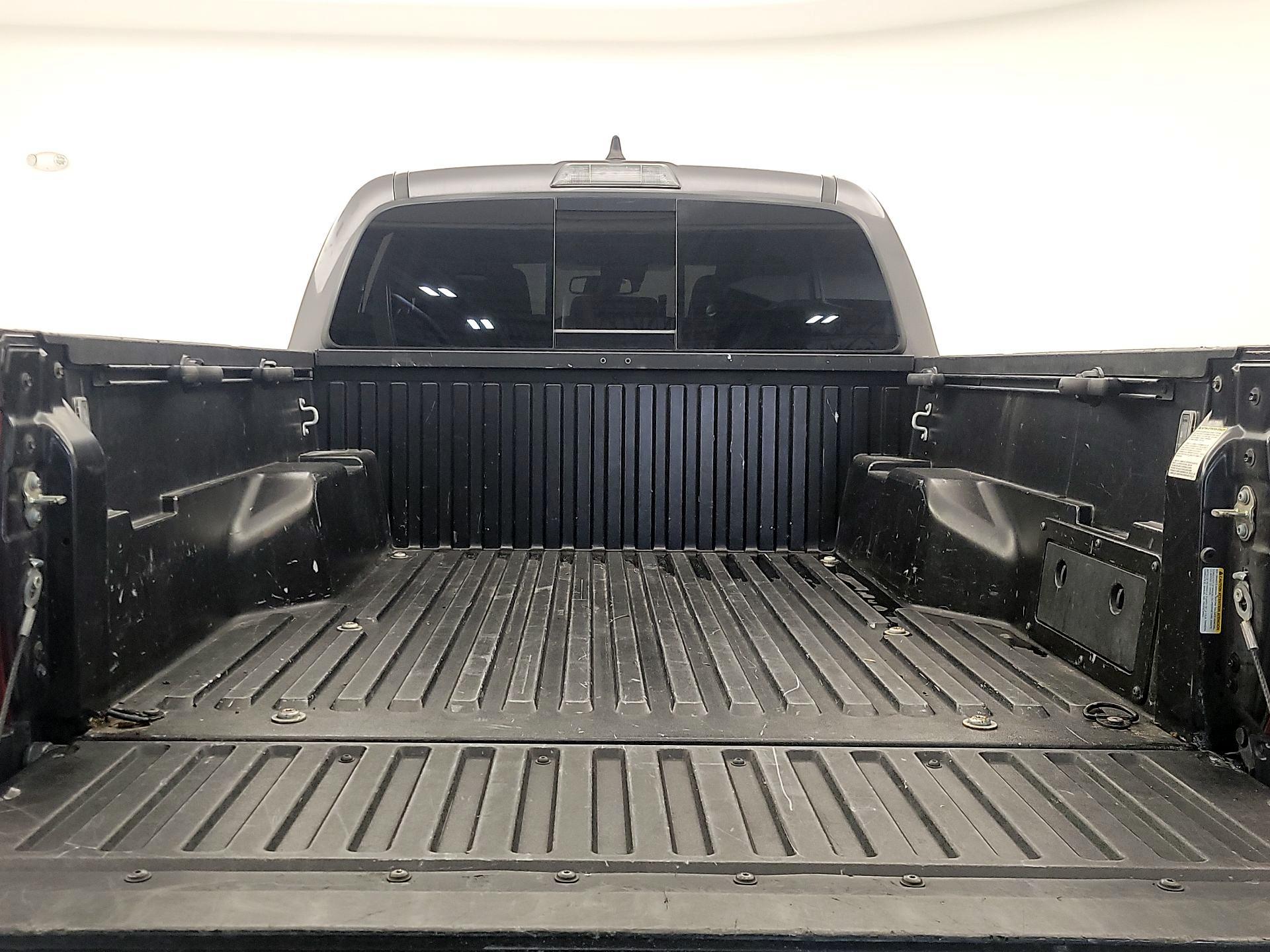 Thumbnail: 2020 Toyota Tacoma - 20
