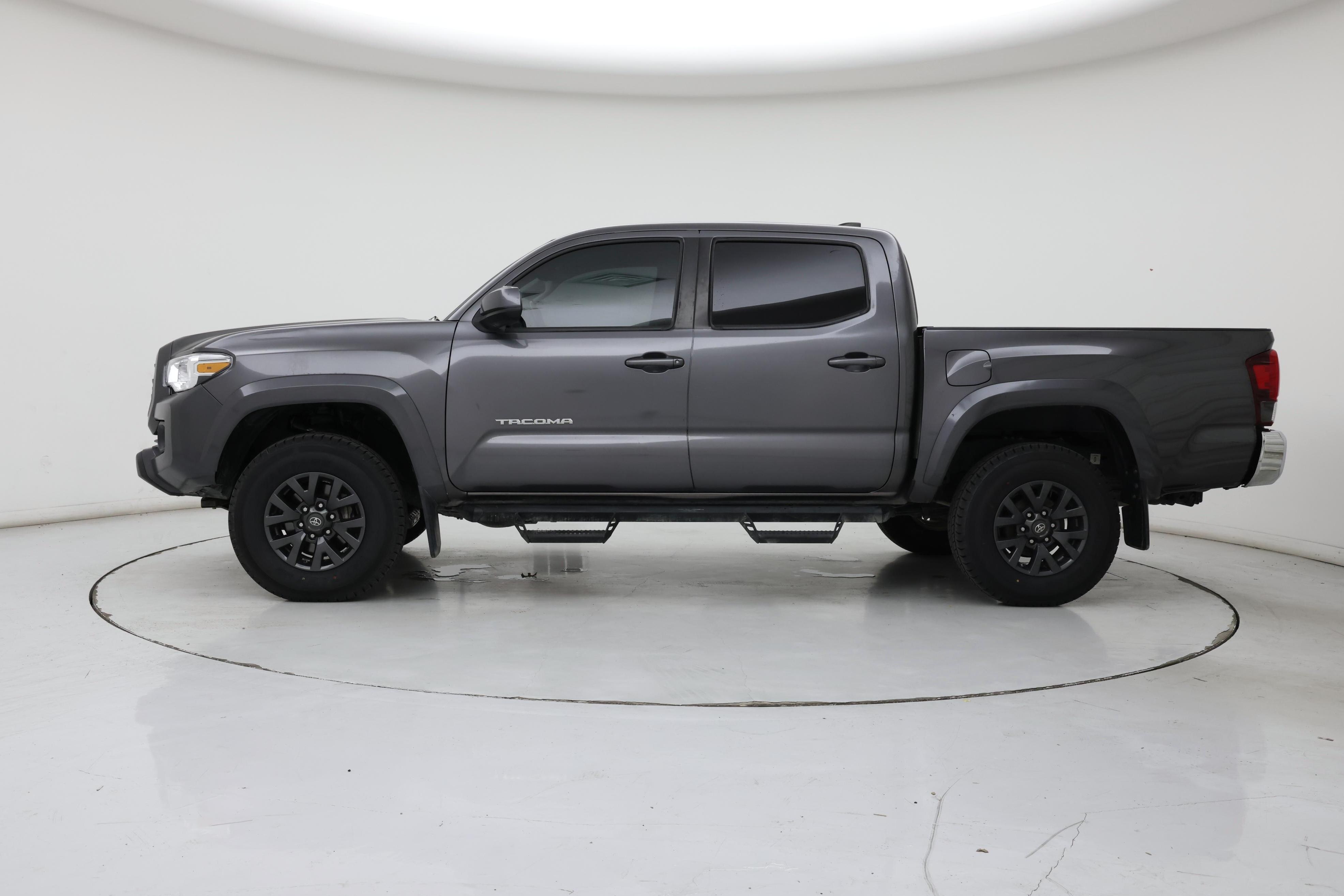 Thumbnail: 2020 Toyota Tacoma - 3