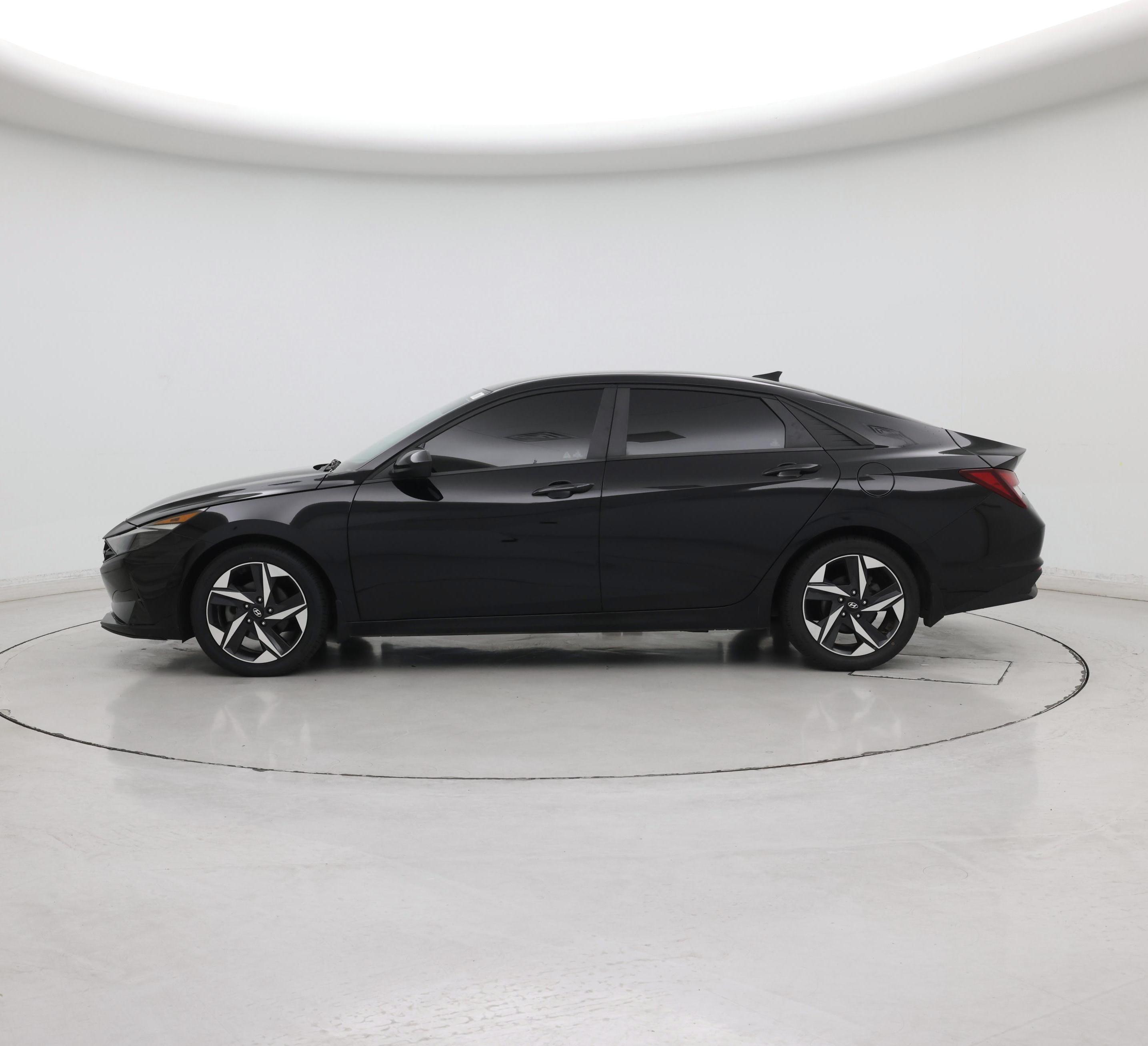 Thumbnail: 2023 Hyundai Elantra - 3