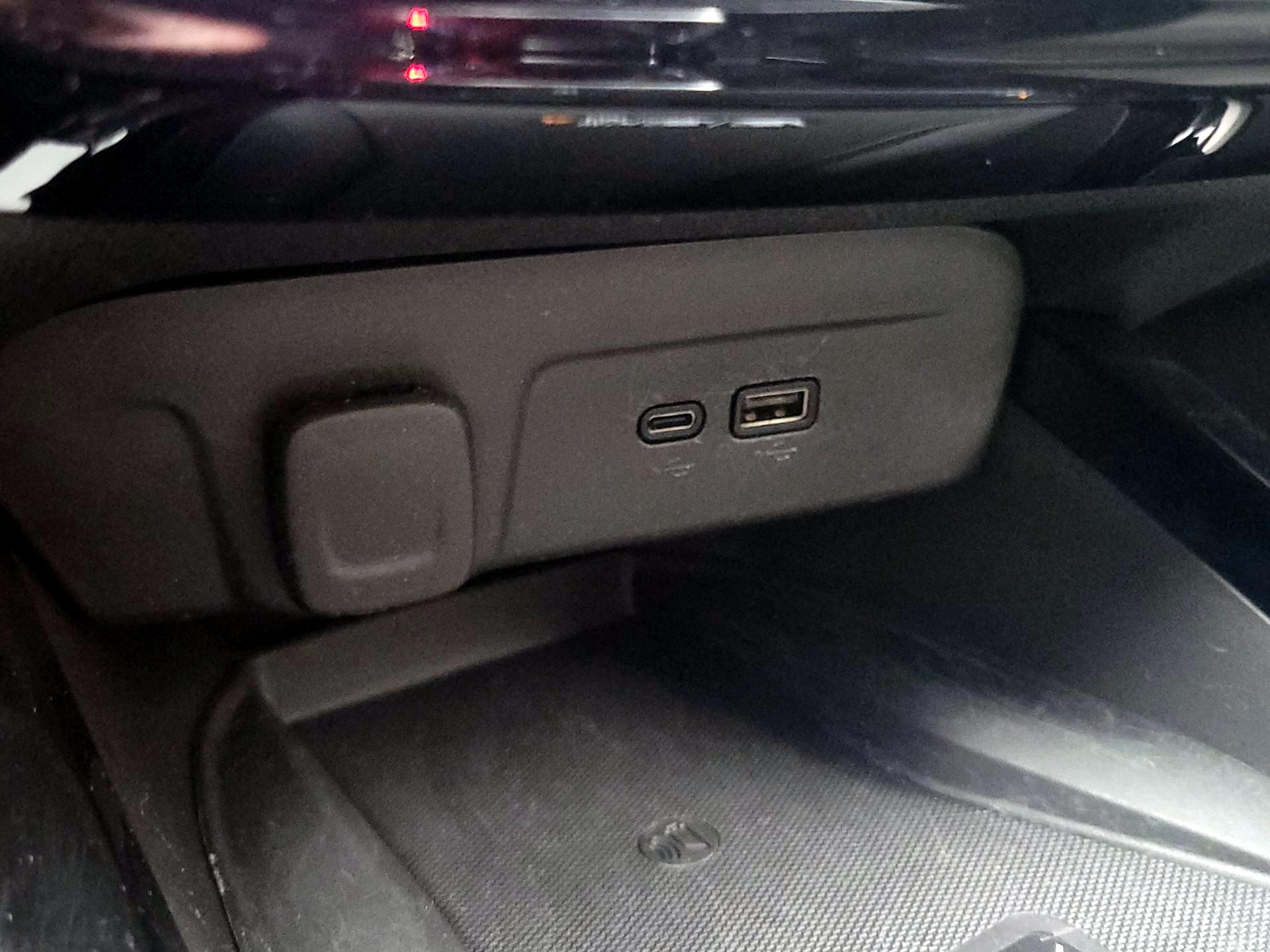 Thumbnail: 2025 Chevrolet Trax - 18