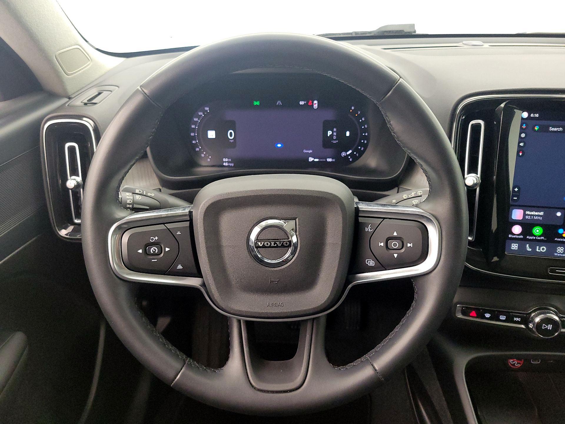 Thumbnail: 2024 Volvo XC40 - 10