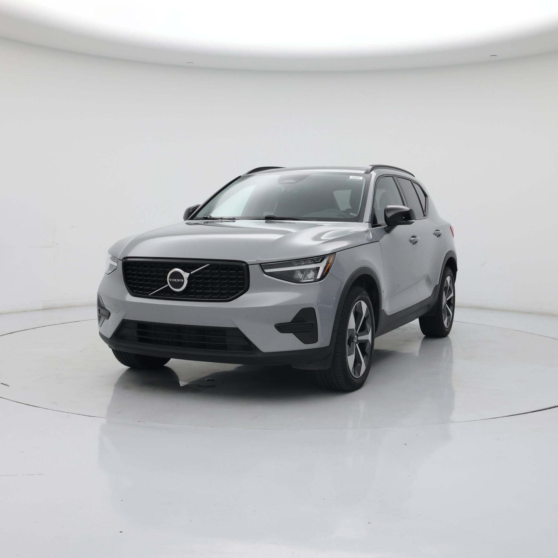 Thumbnail: 2024 Volvo XC40 - 4