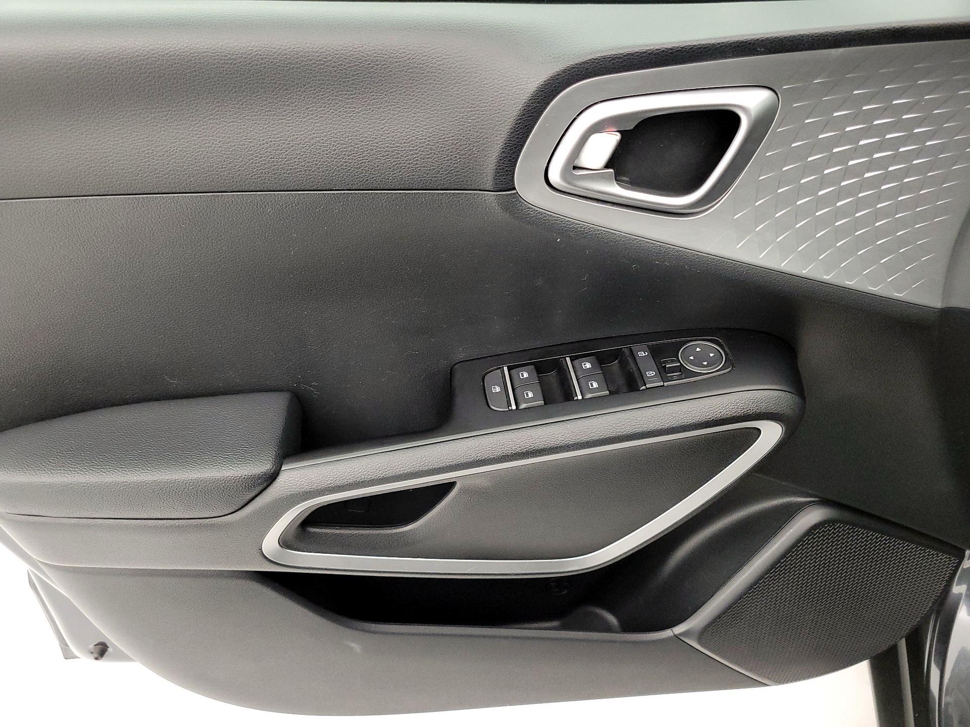 Thumbnail: 2023 Kia Soul - 12