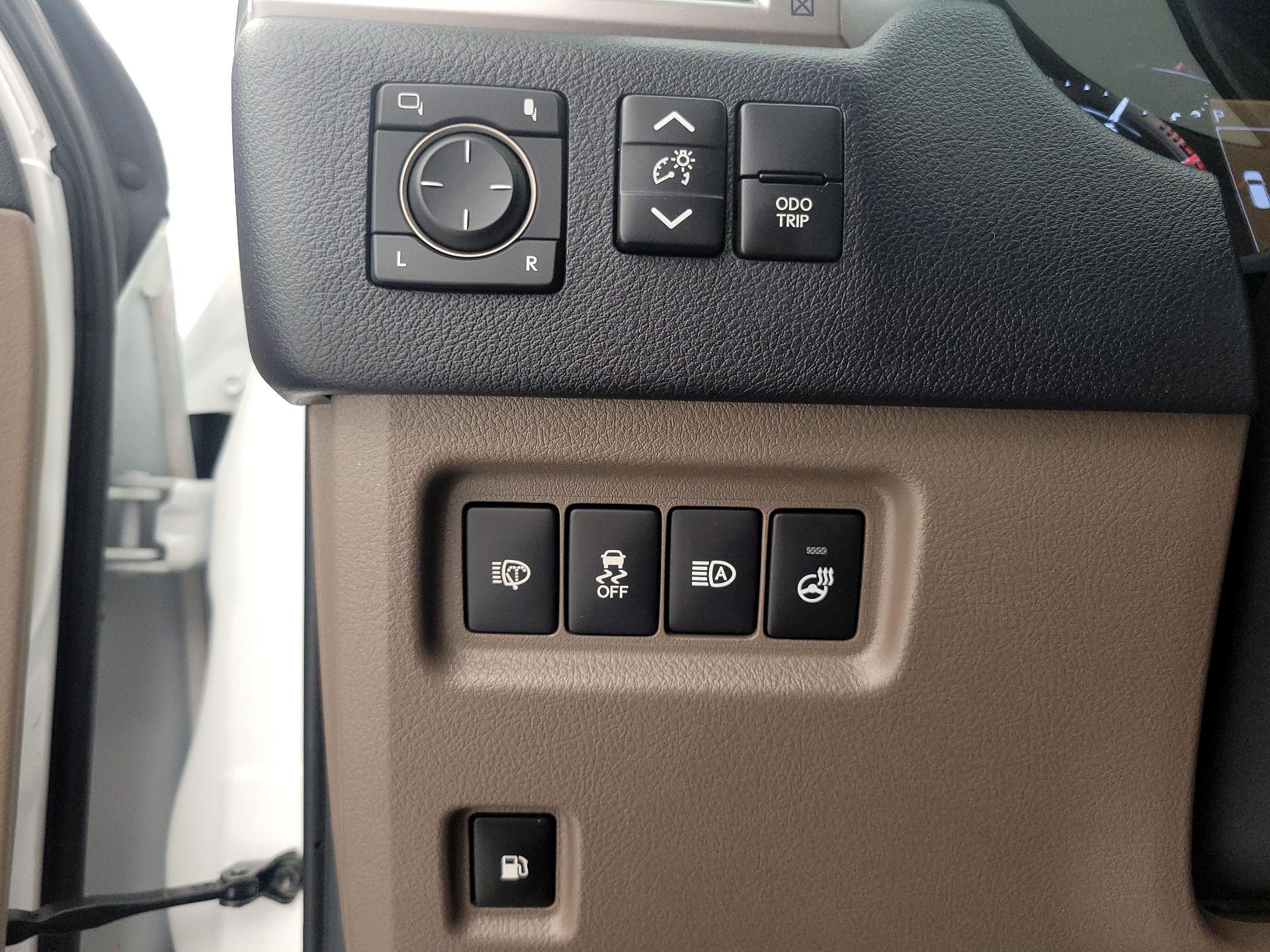 Thumbnail: 2023 Lexus GX - 13