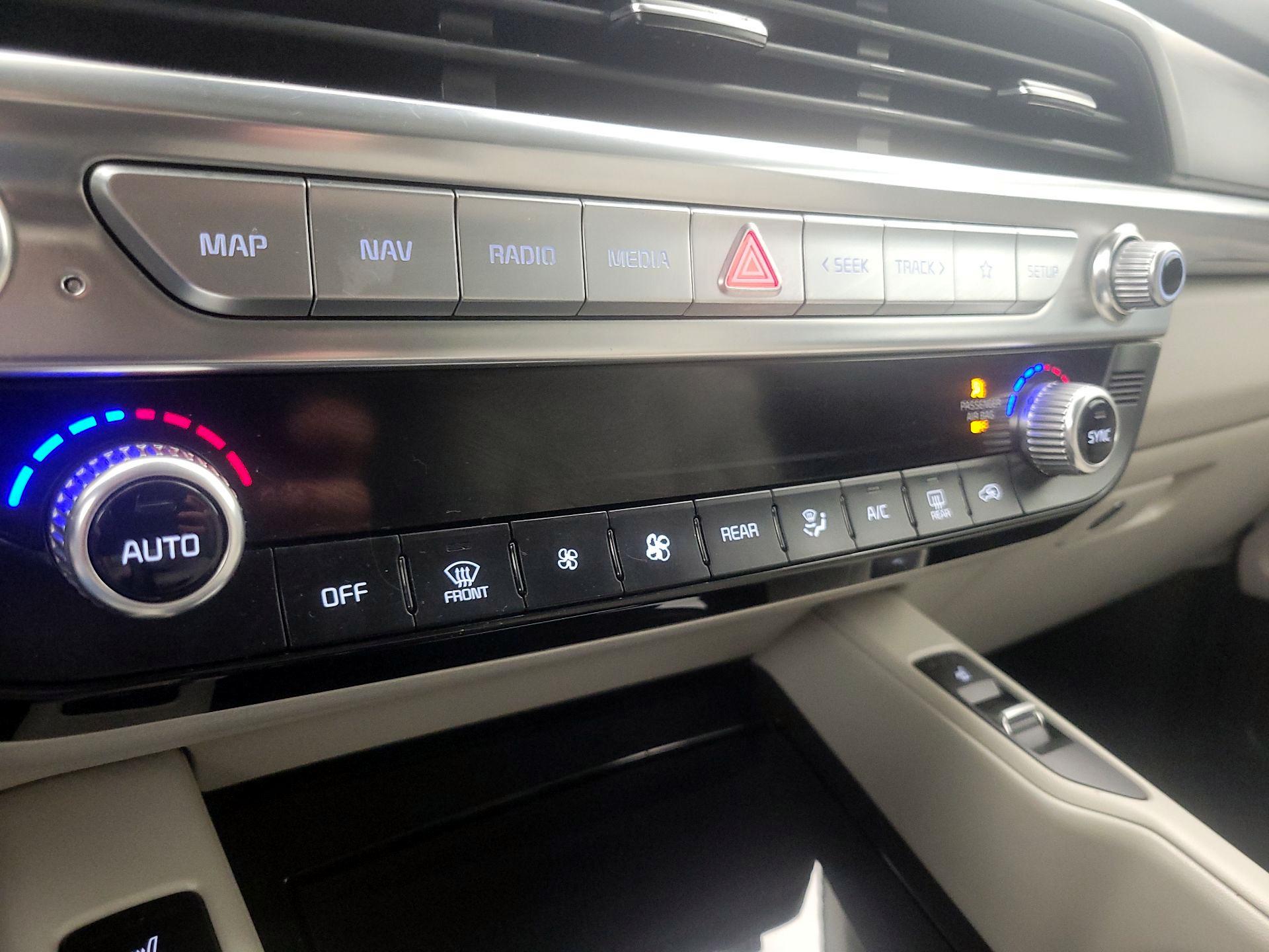 Thumbnail: 2022 Kia Telluride - 17