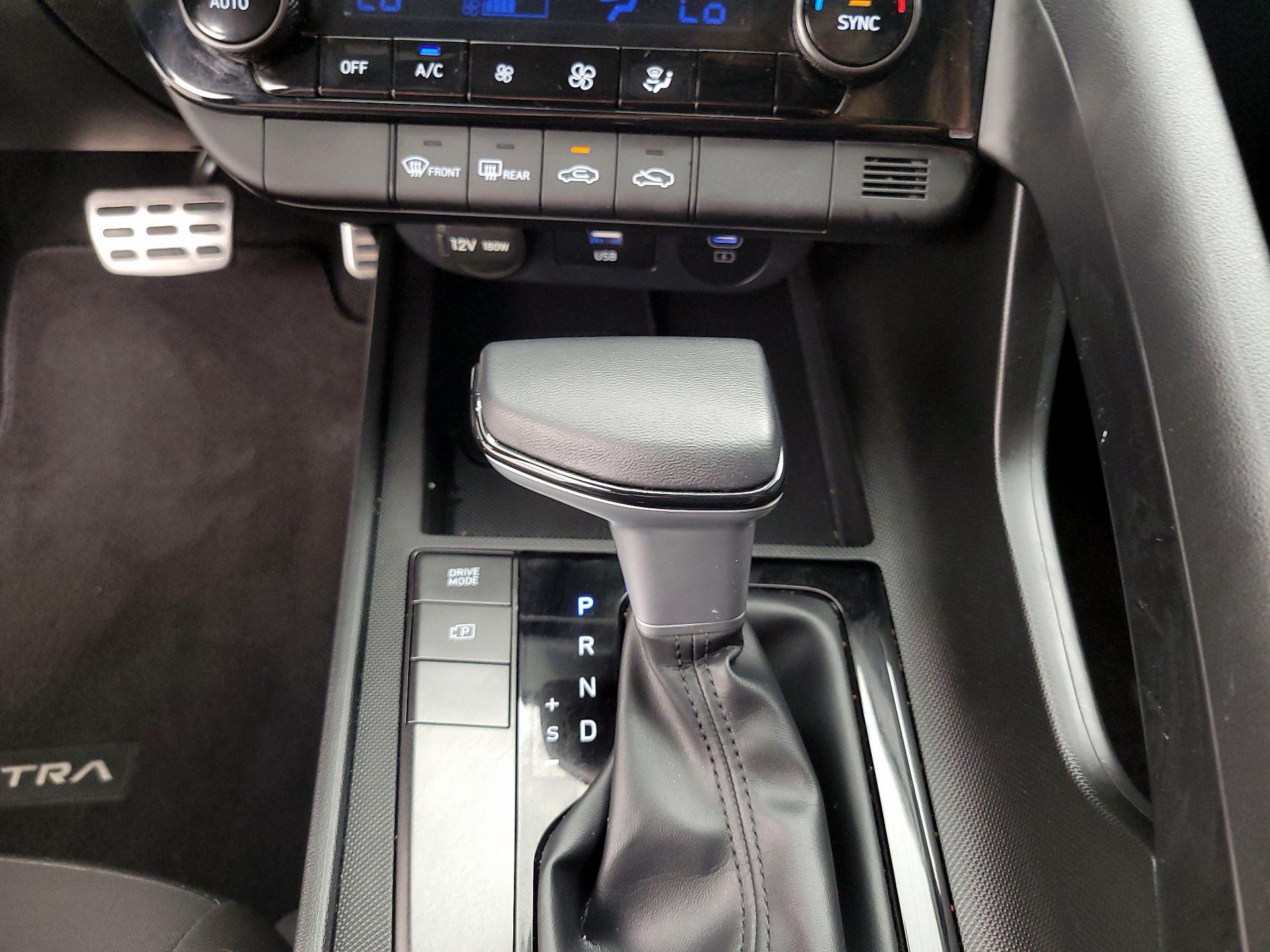 Thumbnail: 2025 Hyundai Elantra - 17