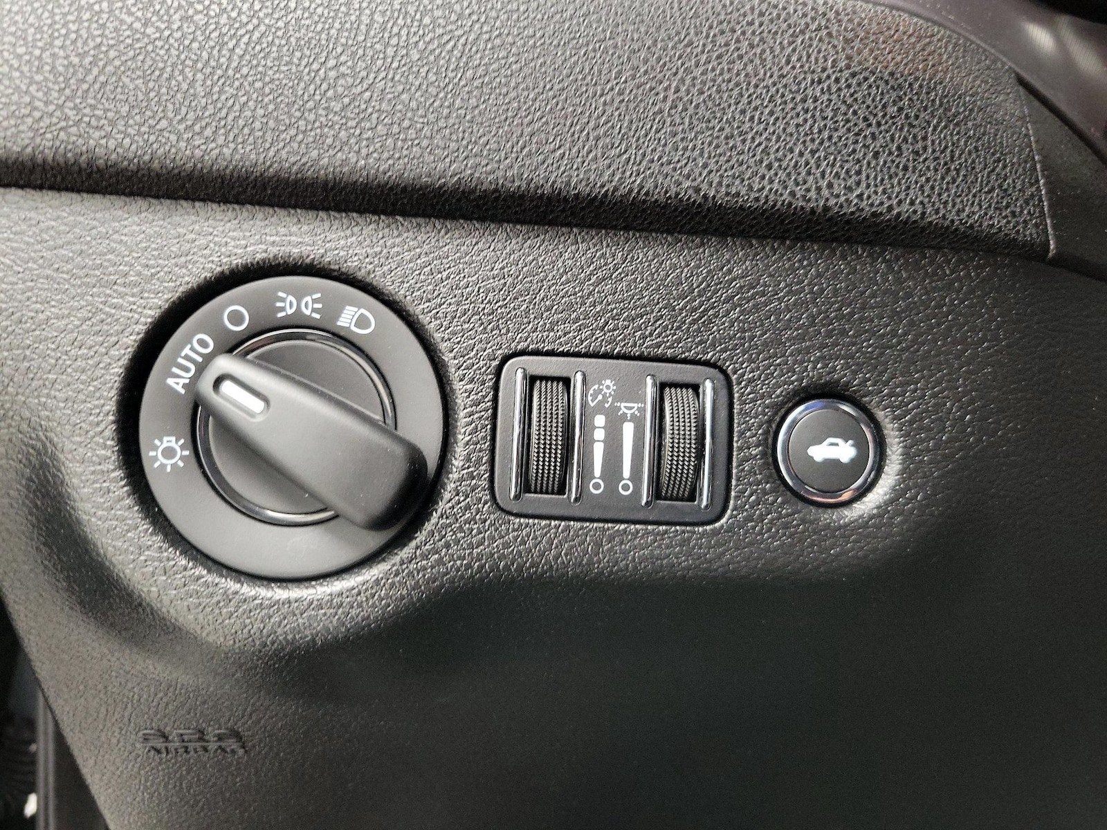 2023 Dodge Charger SXT - Photo 14