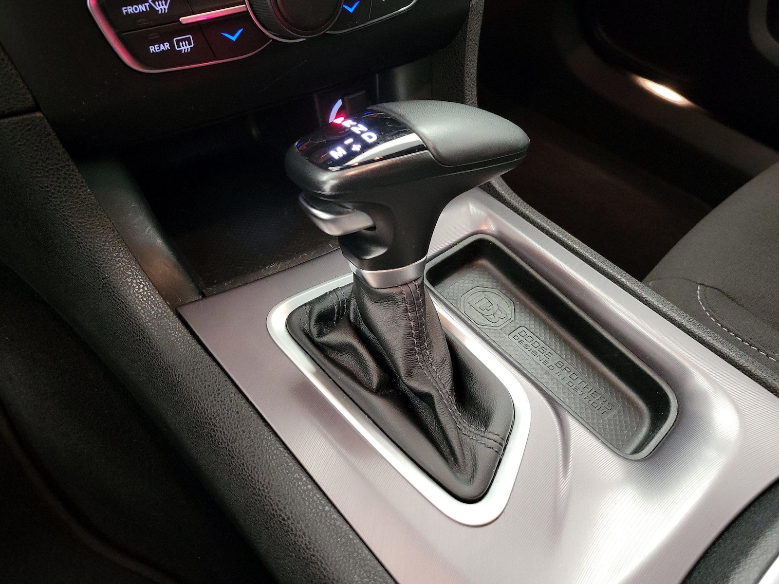 2023 Dodge Charger SXT - Photo 18