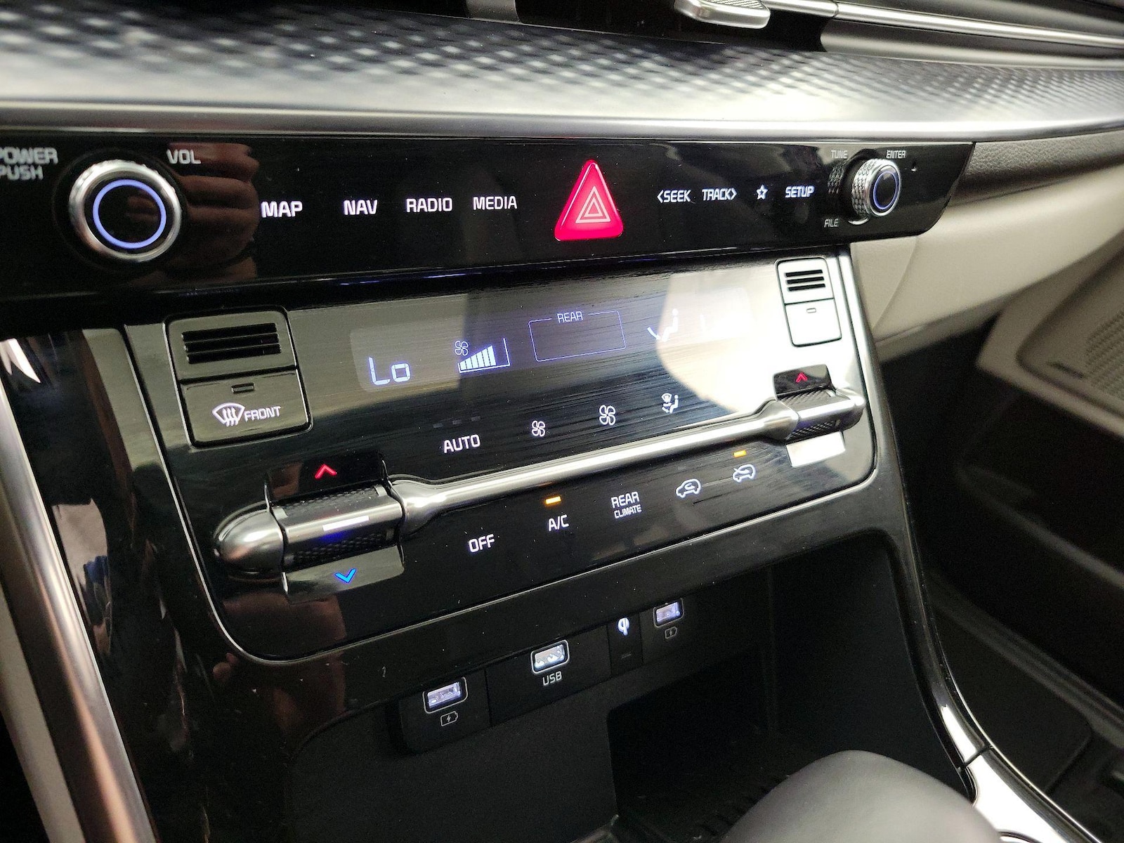 2023 Kia Carnival SX Prestige - Photo 18