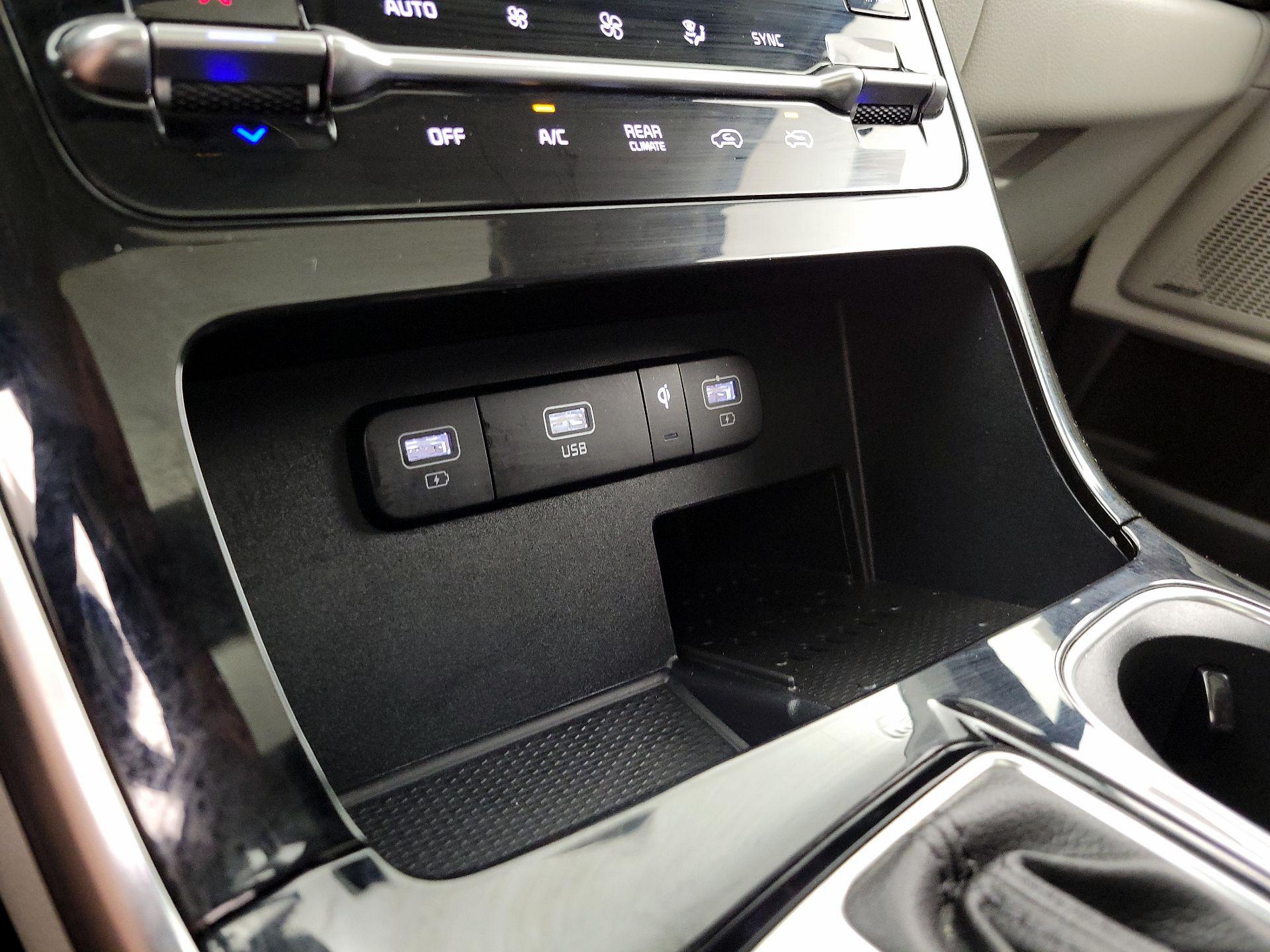 Thumbnail: 2023 Kia Carnival - 19