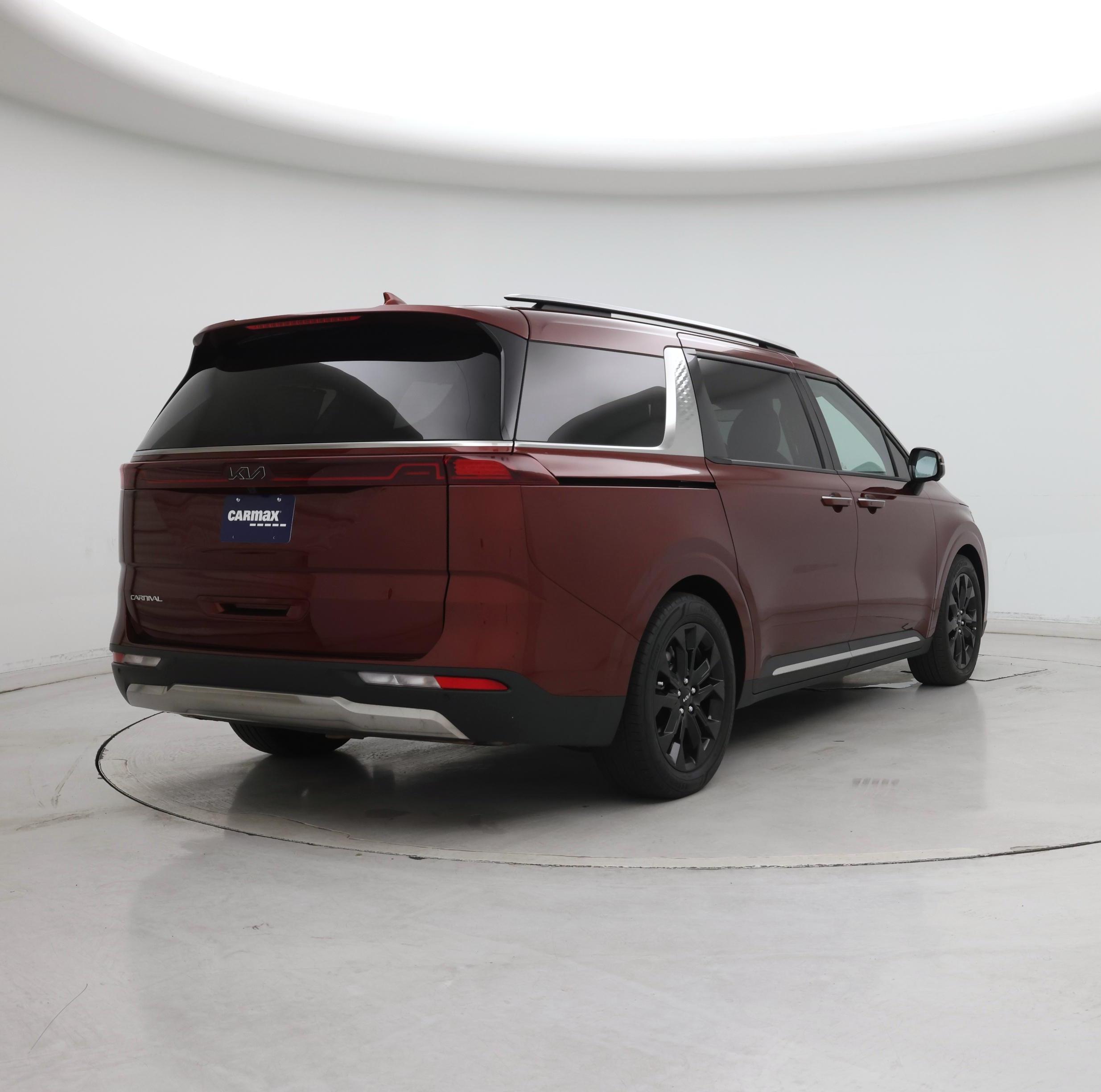 Thumbnail: 2023 Kia Carnival - 8