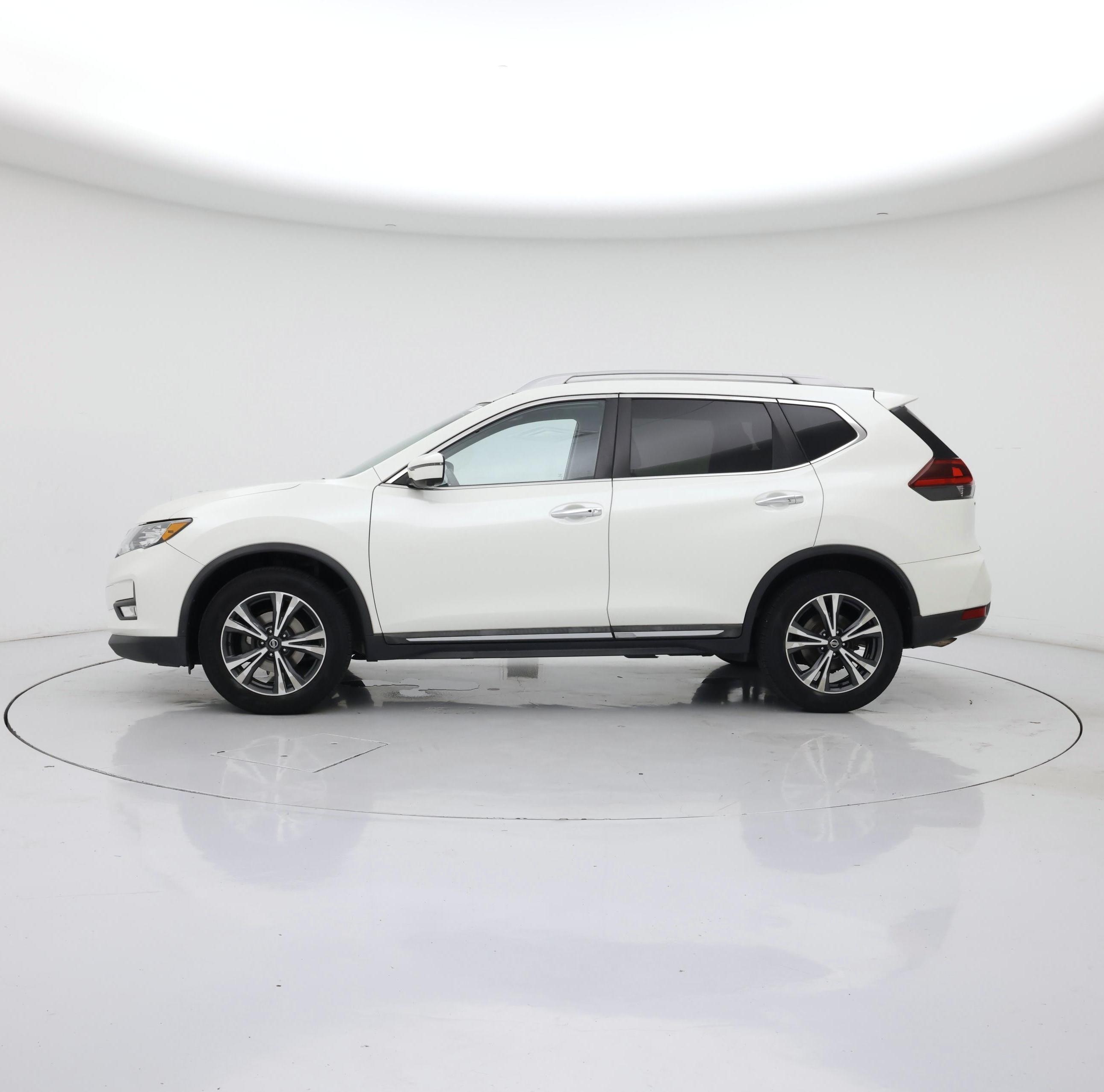 Thumbnail: 2018 Nissan Rogue - 3