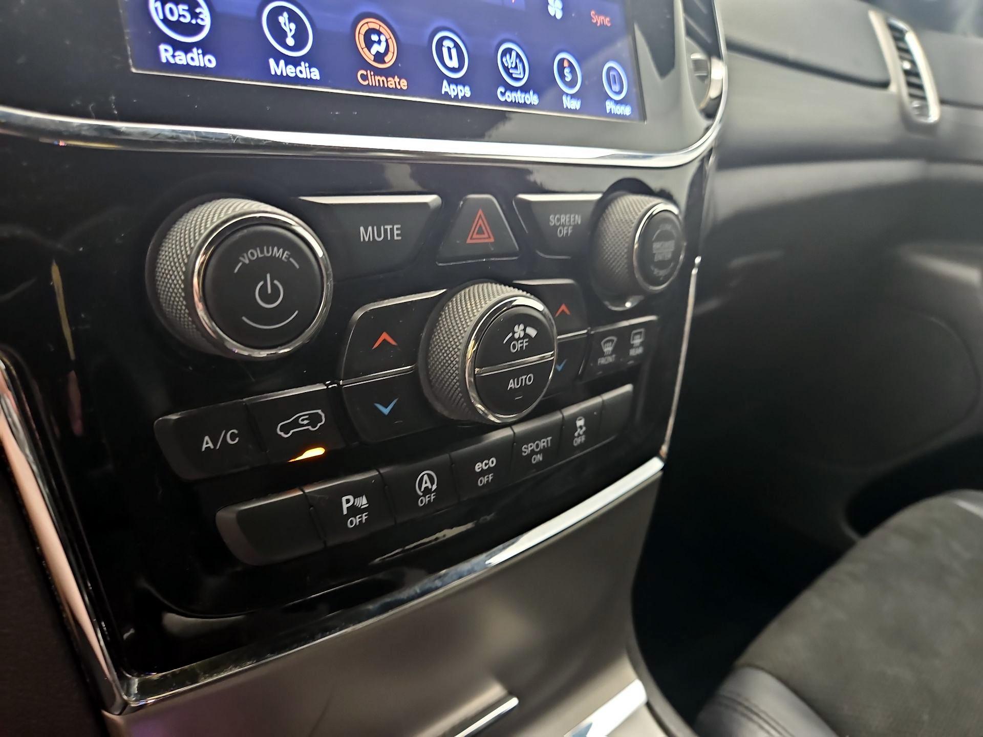 Thumbnail: 2019 Jeep Grand Cherokee - 17