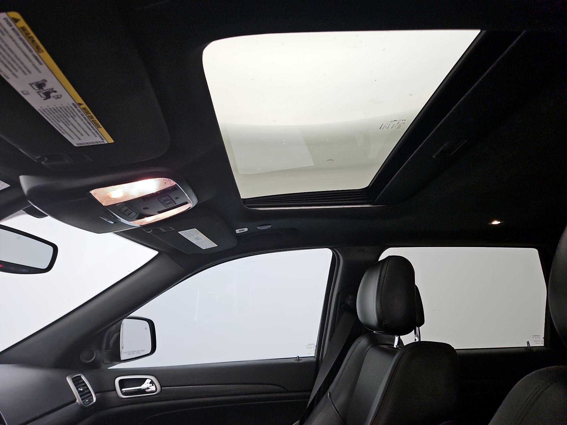 Thumbnail: 2019 Jeep Grand Cherokee - 20