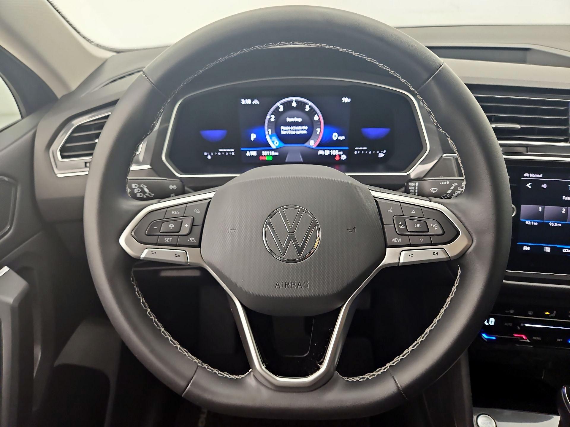 Thumbnail: 2022 Volkswagen Tiguan - 10