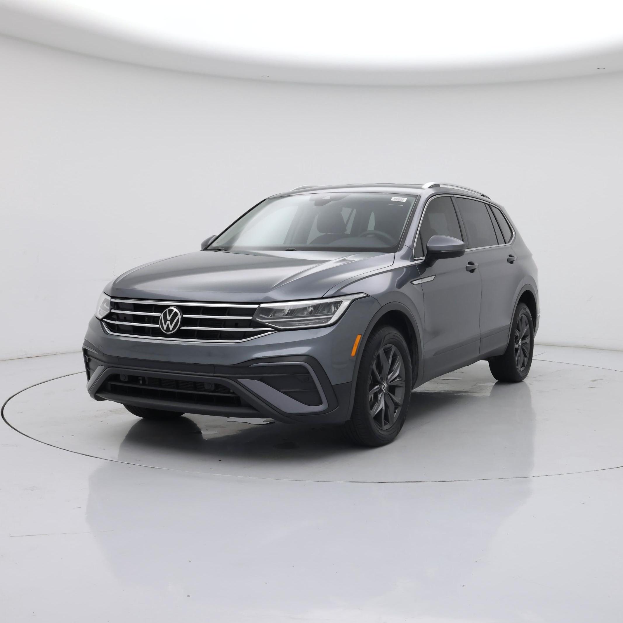 Thumbnail: 2022 Volkswagen Tiguan - 4