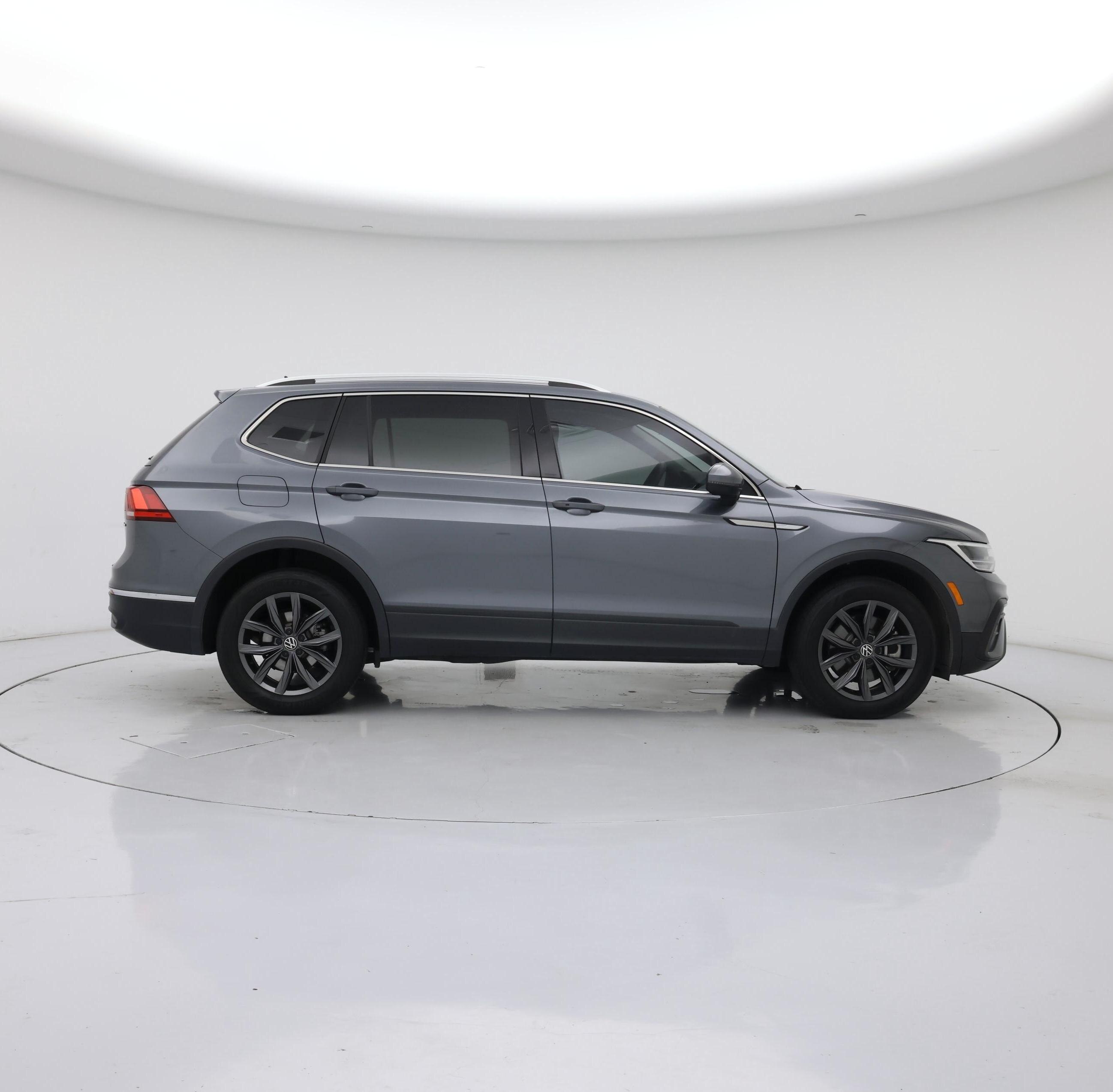 Thumbnail: 2022 Volkswagen Tiguan - 7