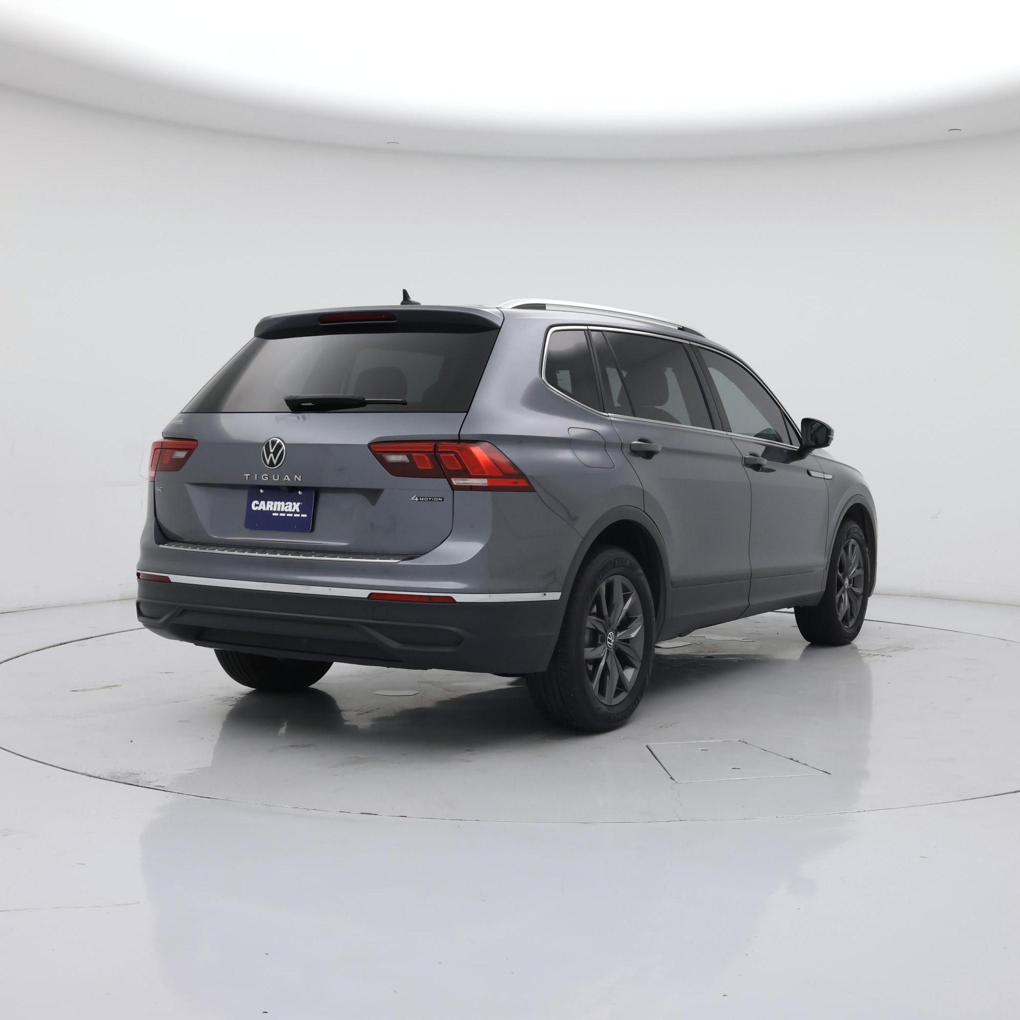 Thumbnail: 2022 Volkswagen Tiguan - 8